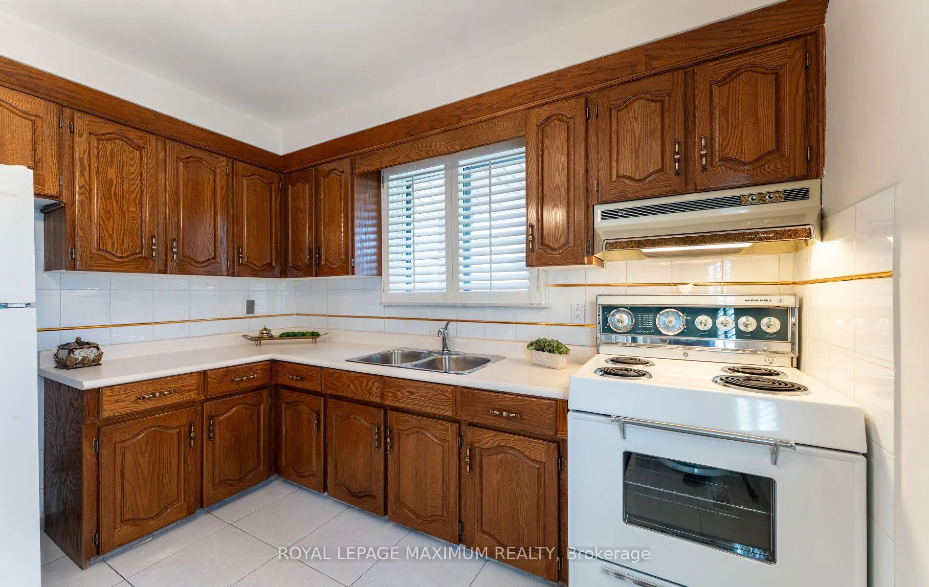 Photo 14 of 32 Ianhall Road, North York, Downsview-Roding-CFB — HOMEH