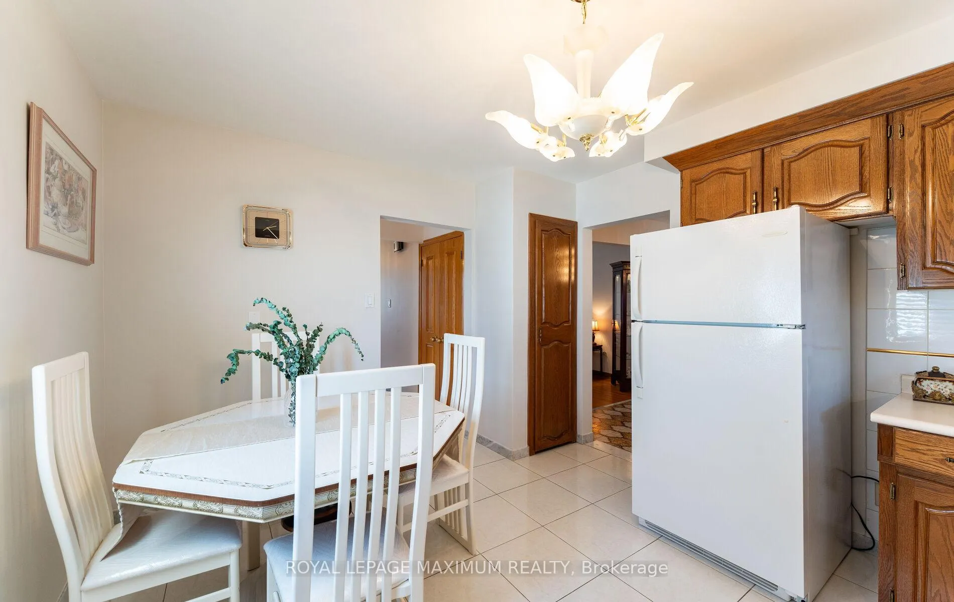 Photo 15 of 32 Ianhall Road, North York, Downsview-Roding-CFB — HOMEH