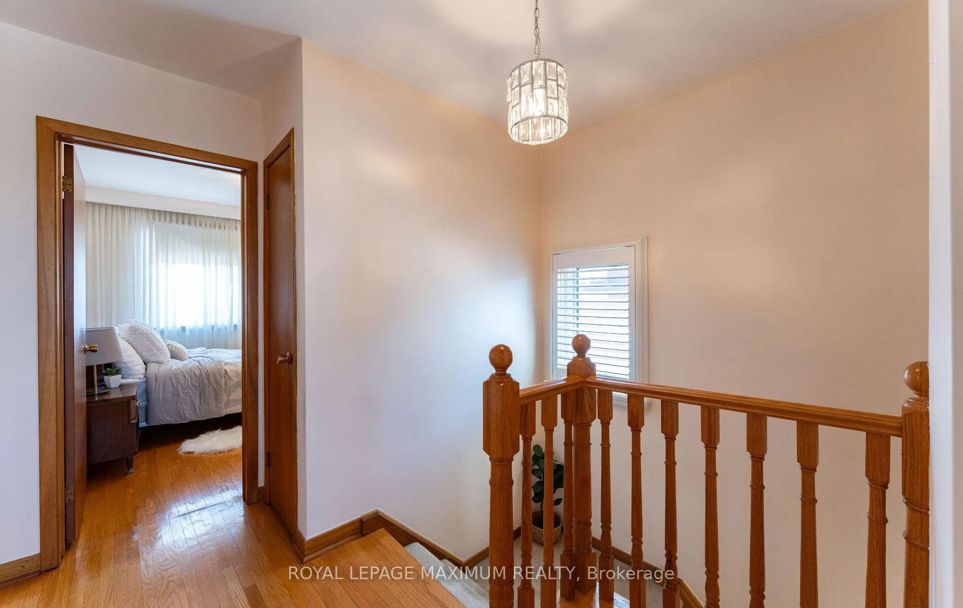 Photo 17 of 32 Ianhall Road, North York, Downsview-Roding-CFB — HOMEH