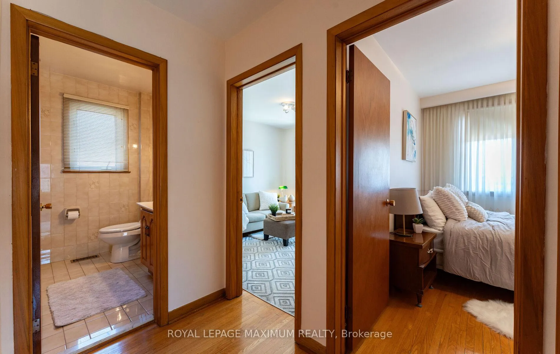 Photo 19 of 32 Ianhall Road, North York, Downsview-Roding-CFB — HOMEH