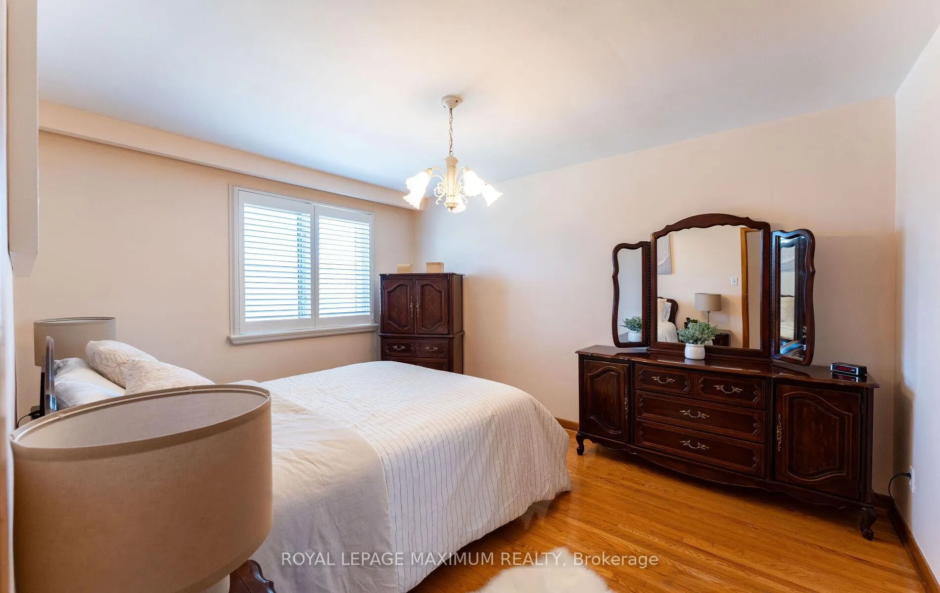 Photo 20 of 32 Ianhall Road, North York, Downsview-Roding-CFB — HOMEH