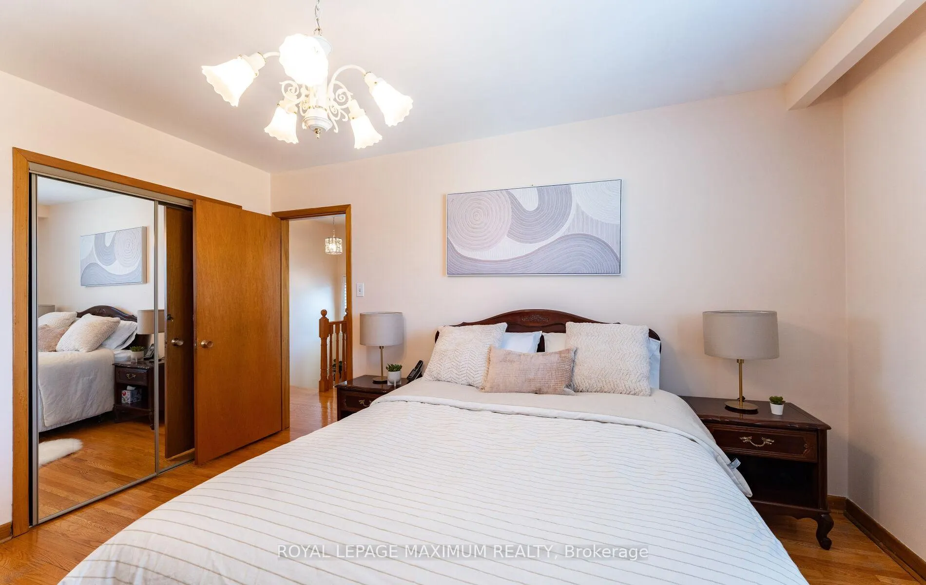 Photo 21 of 32 Ianhall Road, North York, Downsview-Roding-CFB — HOMEH