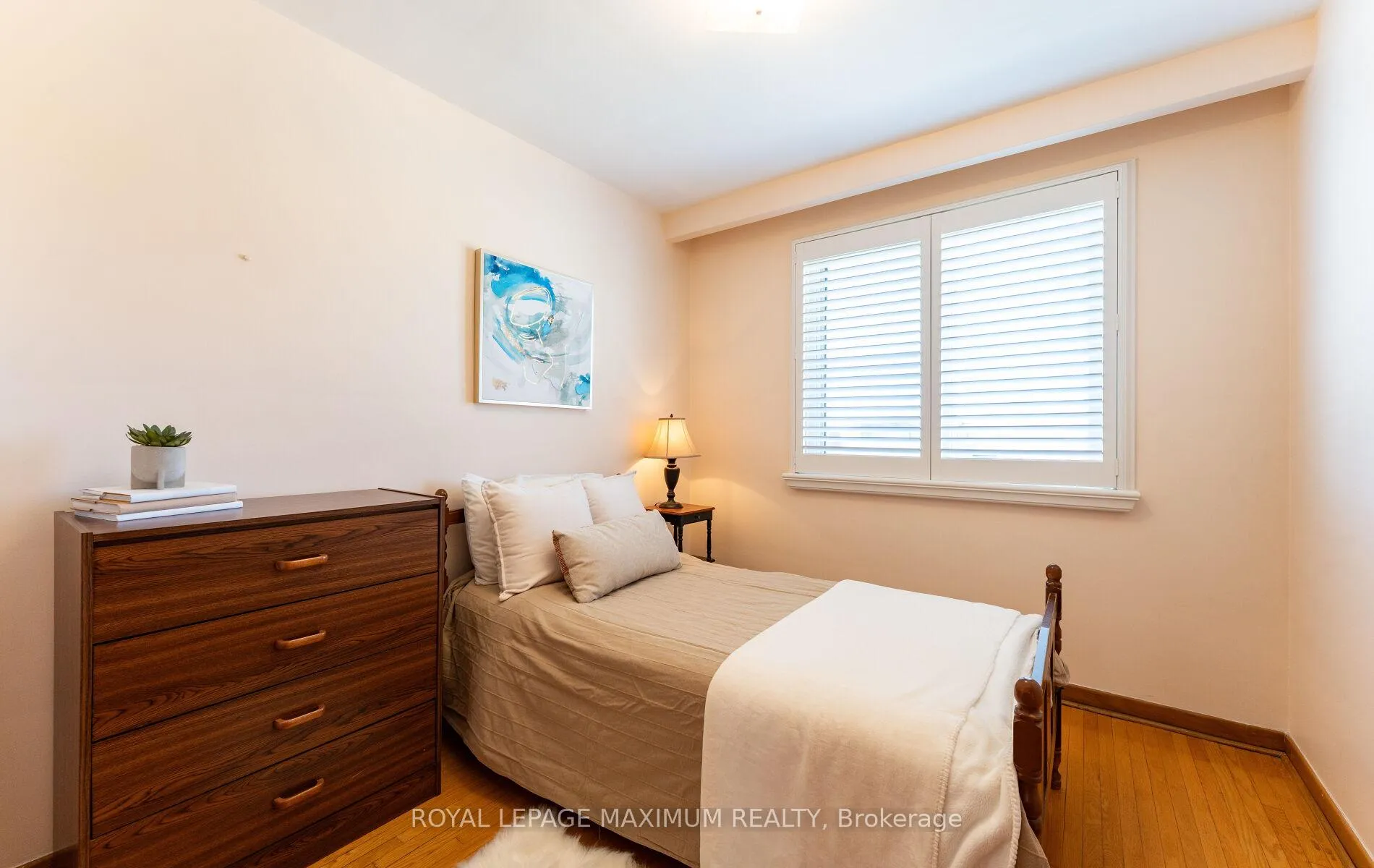 Photo 22 of 32 Ianhall Road, North York, Downsview-Roding-CFB — HOMEH