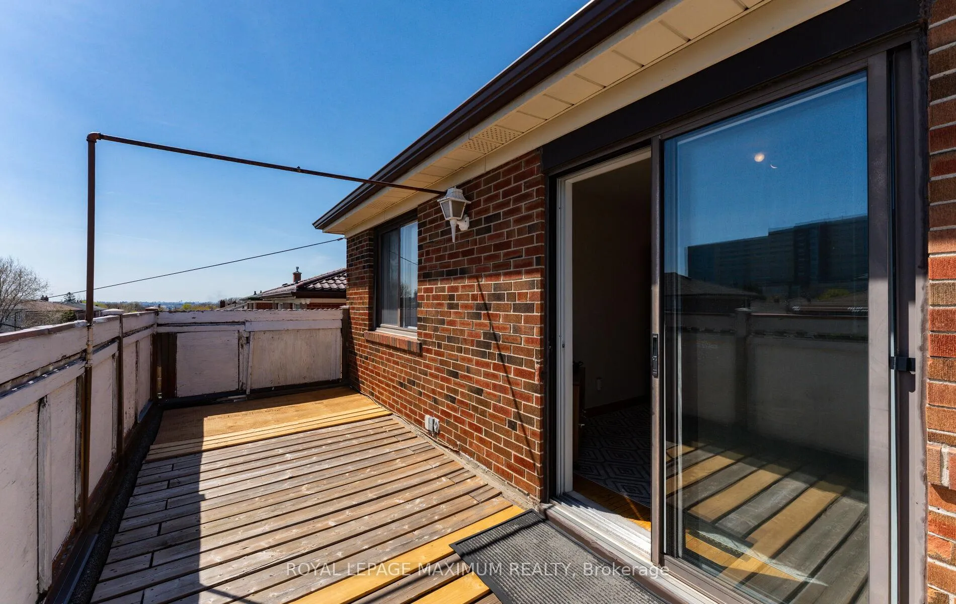Photo 29 of 32 Ianhall Road, North York, Downsview-Roding-CFB — HOMEH