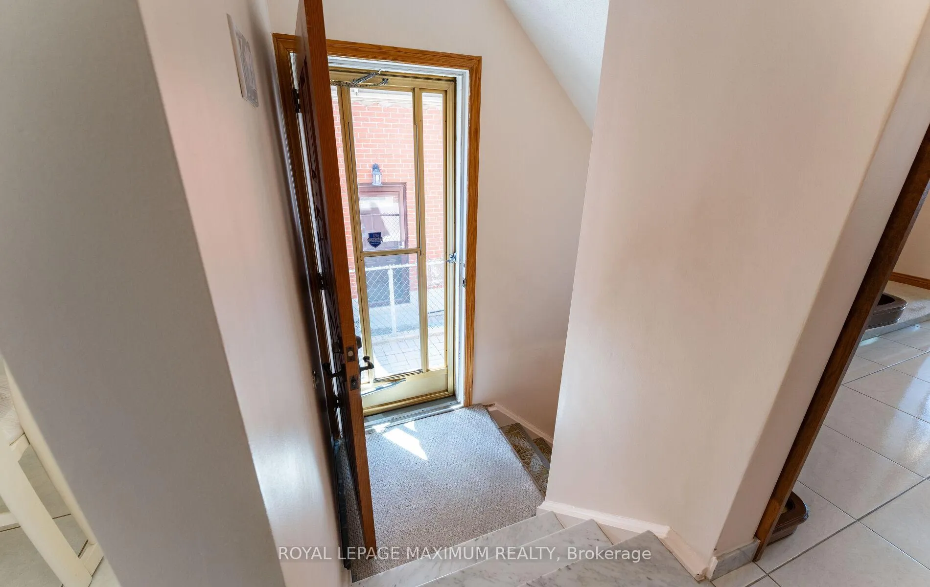 Photo 31 of 32 Ianhall Road, North York, Downsview-Roding-CFB — HOMEH