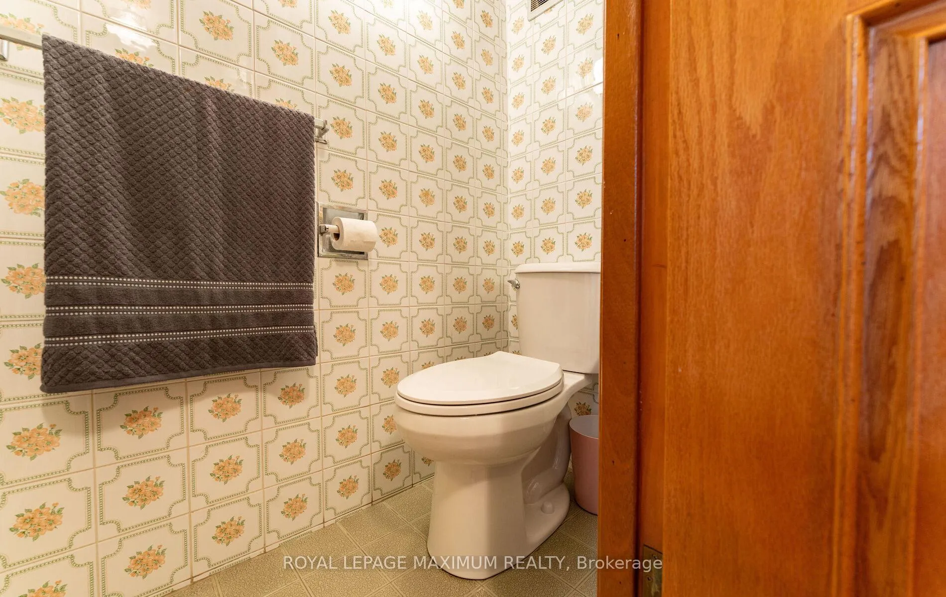 Photo 43 of 32 Ianhall Road, North York, Downsview-Roding-CFB — HOMEH