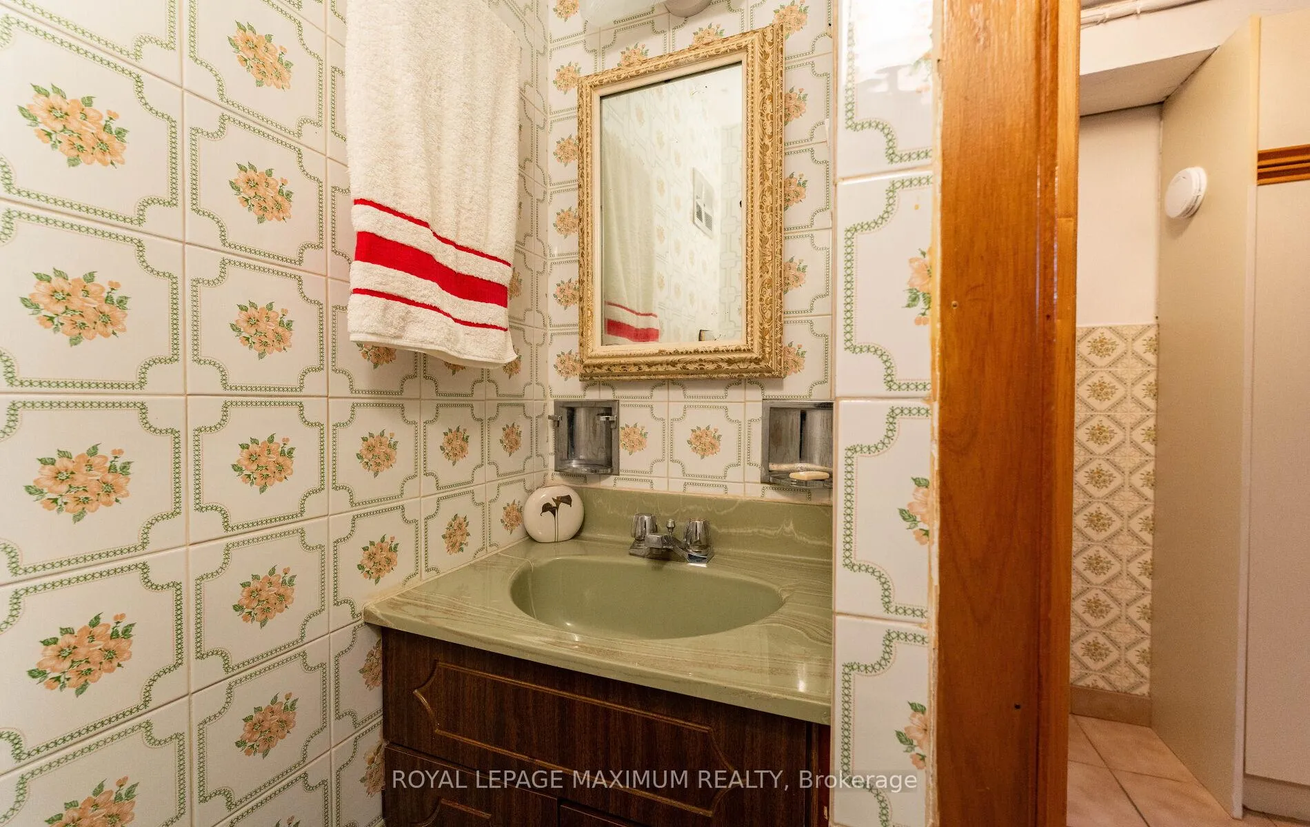 Photo 44 of 32 Ianhall Road, North York, Downsview-Roding-CFB — HOMEH