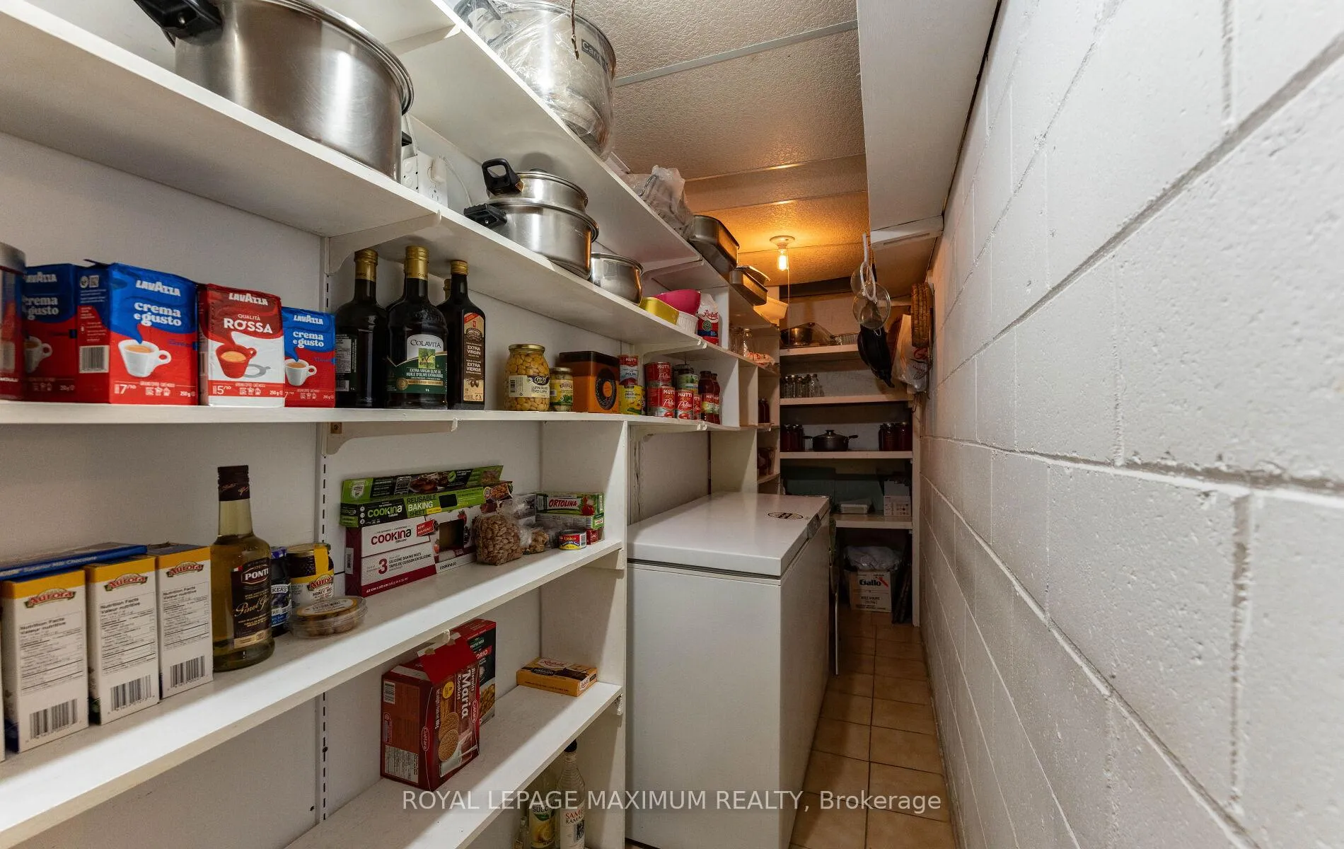 Photo 45 of 32 Ianhall Road, North York, Downsview-Roding-CFB — HOMEH
