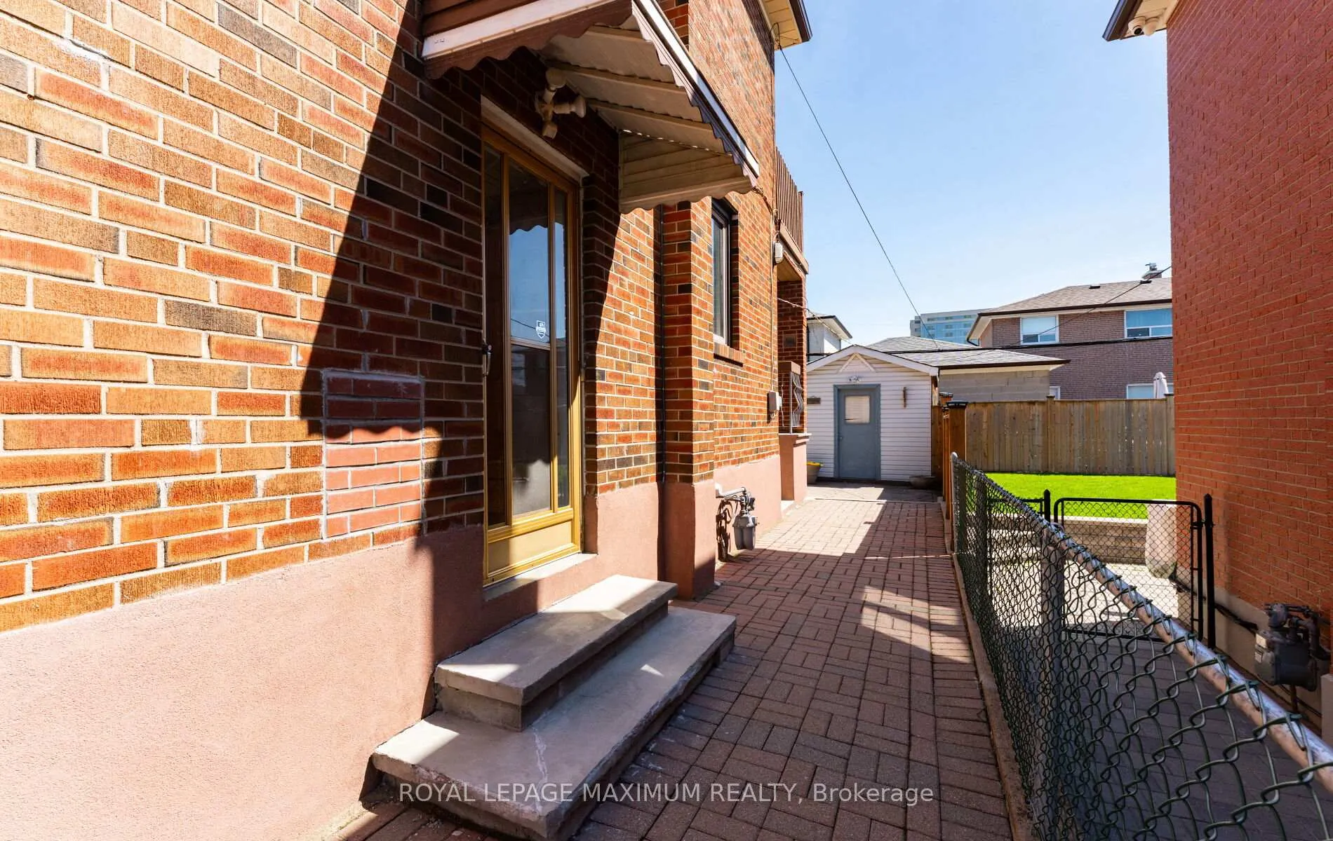 Photo 47 of 32 Ianhall Road, North York, Downsview-Roding-CFB — HOMEH