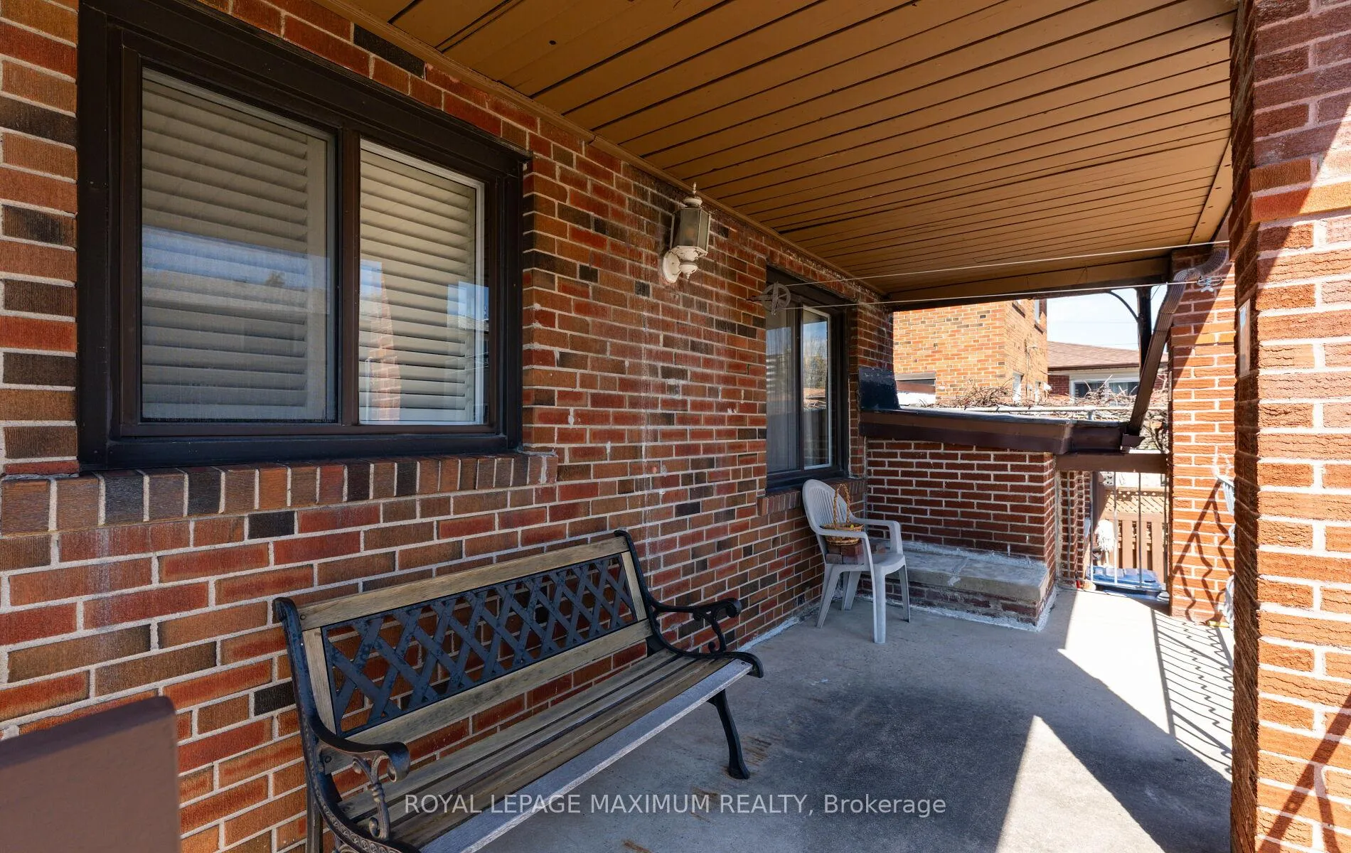 Photo 48 of 32 Ianhall Road, North York, Downsview-Roding-CFB — HOMEH