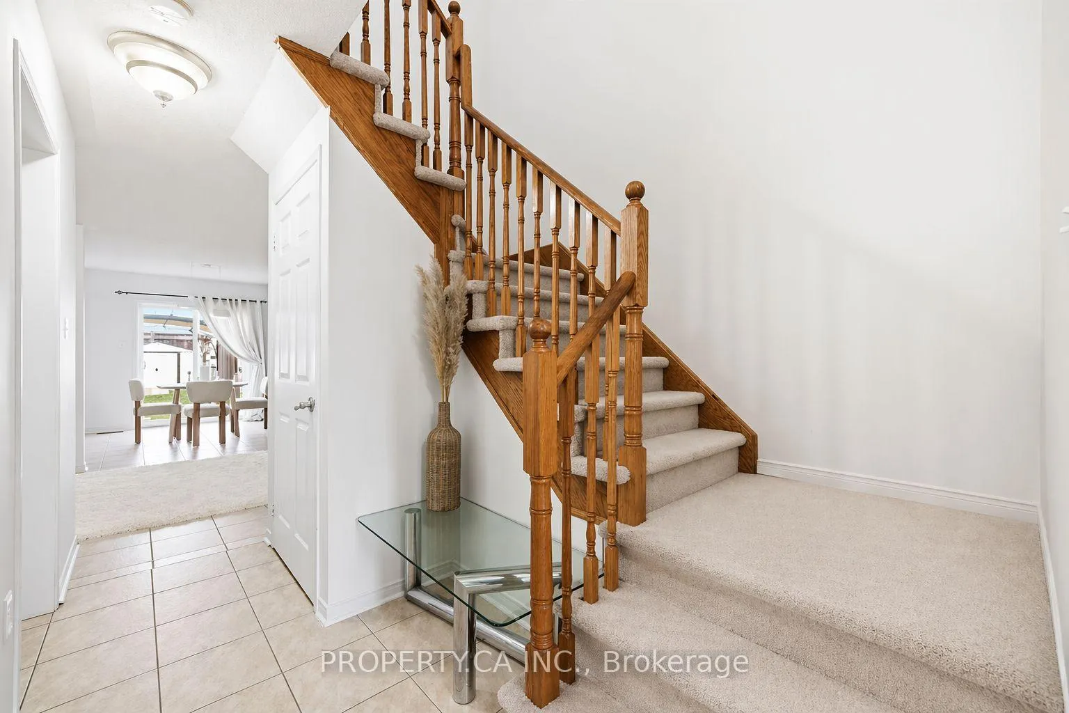 Photo 4 of 45 Lindenshire Avenue, Vaughan, Maple — HOMEH