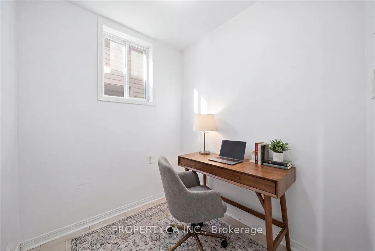 Photo 6 of 45 Lindenshire Avenue, Vaughan, Maple — HOMEH