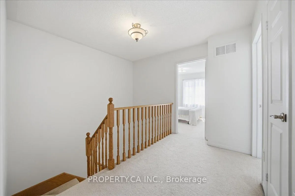 Photo 14 of 45 Lindenshire Avenue, Vaughan, Maple — HOMEH