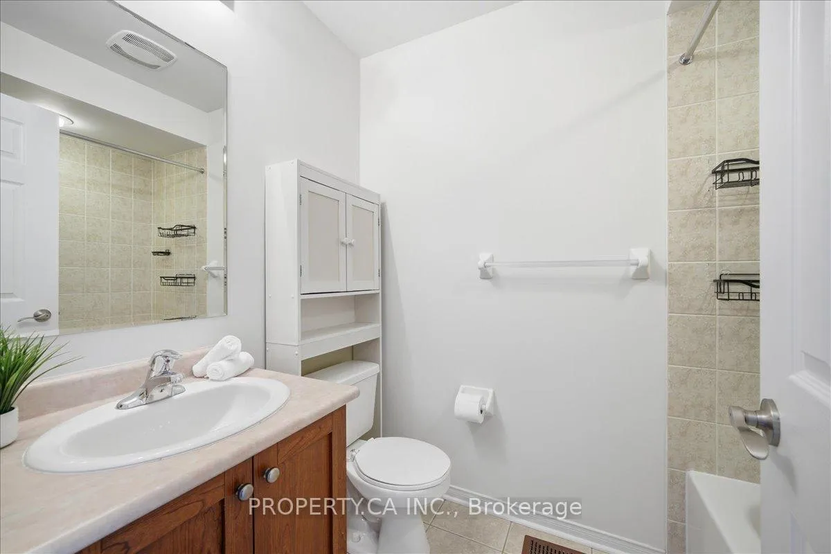 Photo 15 of 45 Lindenshire Avenue, Vaughan, Maple — HOMEH