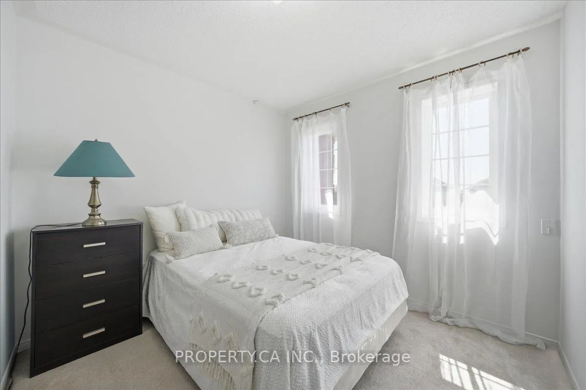 Photo 17 of 45 Lindenshire Avenue, Vaughan, Maple — HOMEH