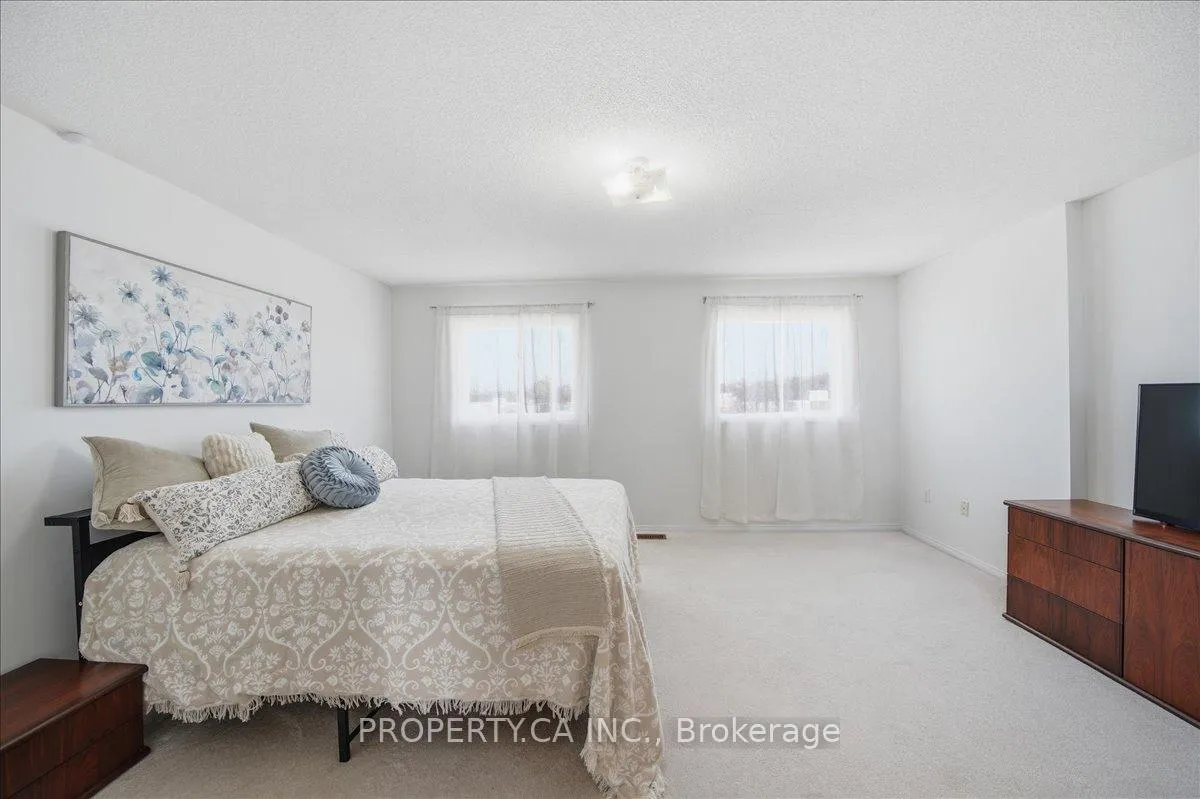 Photo 19 of 45 Lindenshire Avenue, Vaughan, Maple — HOMEH