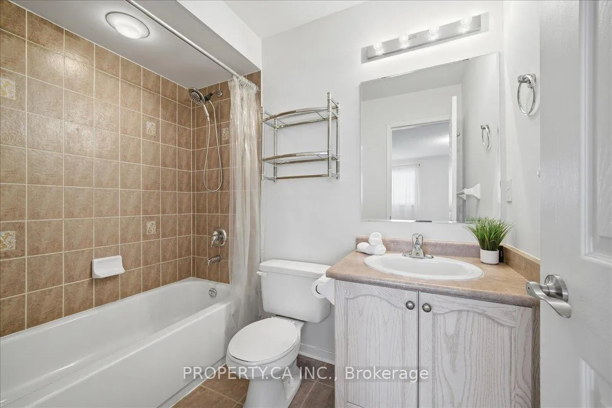 Photo 20 of 45 Lindenshire Avenue, Vaughan, Maple — HOMEH