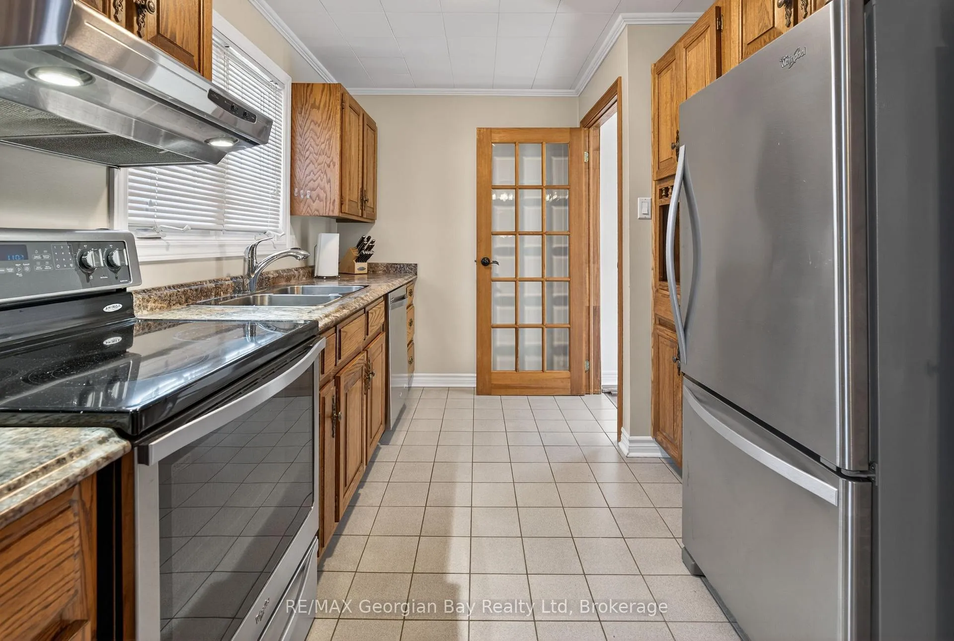 Photo 3 of 919 Eighth Avenue, Tay, Port McNicoll — HOMEH