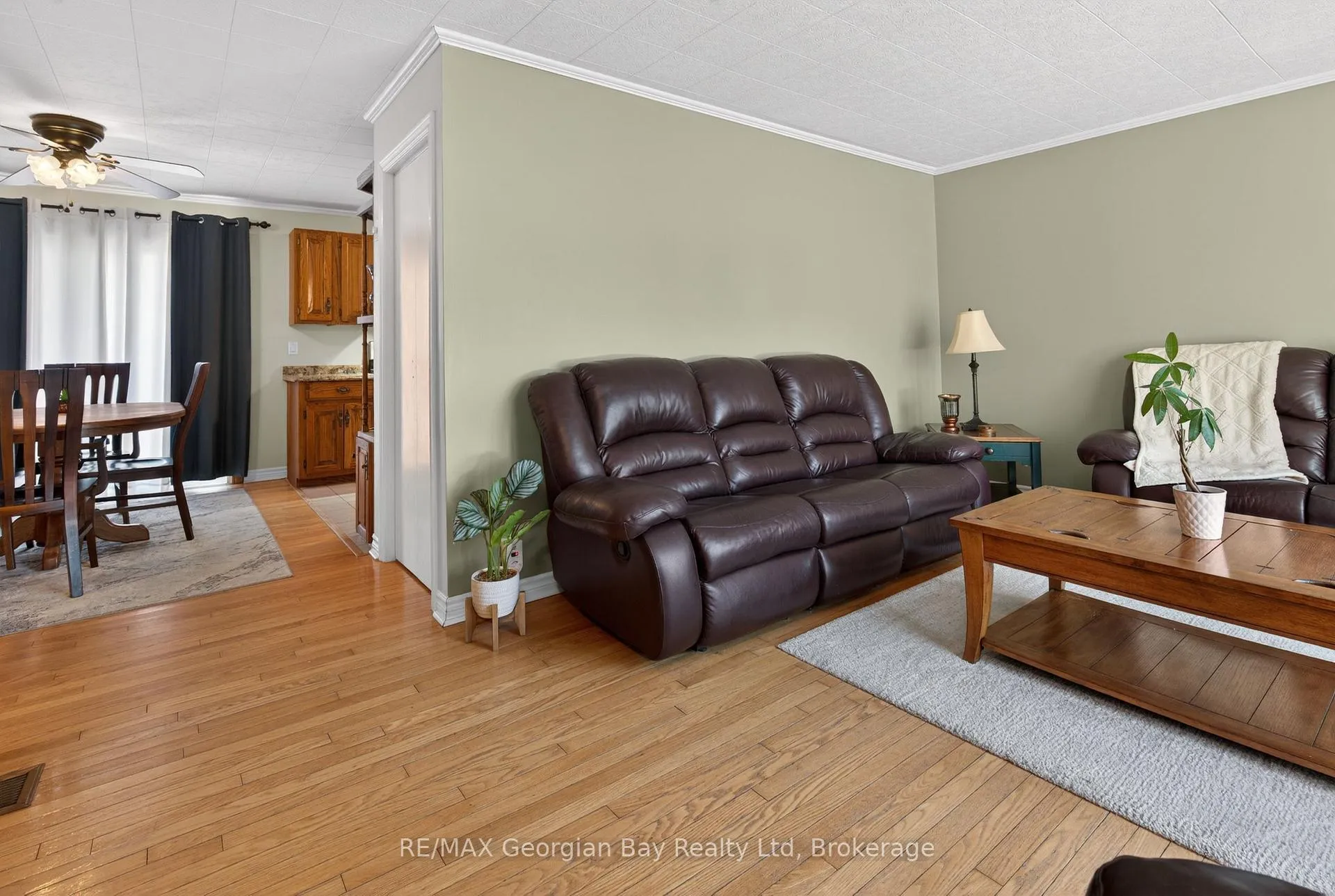 Photo 10 of 919 Eighth Avenue, Tay, Port McNicoll — HOMEH
