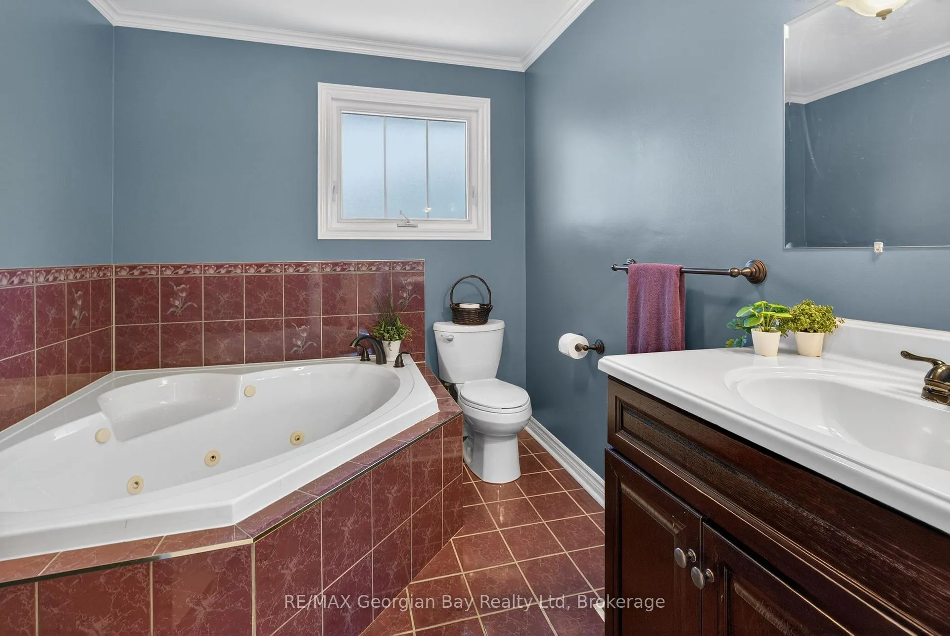 Photo 14 of 919 Eighth Avenue, Tay, Port McNicoll — HOMEH
