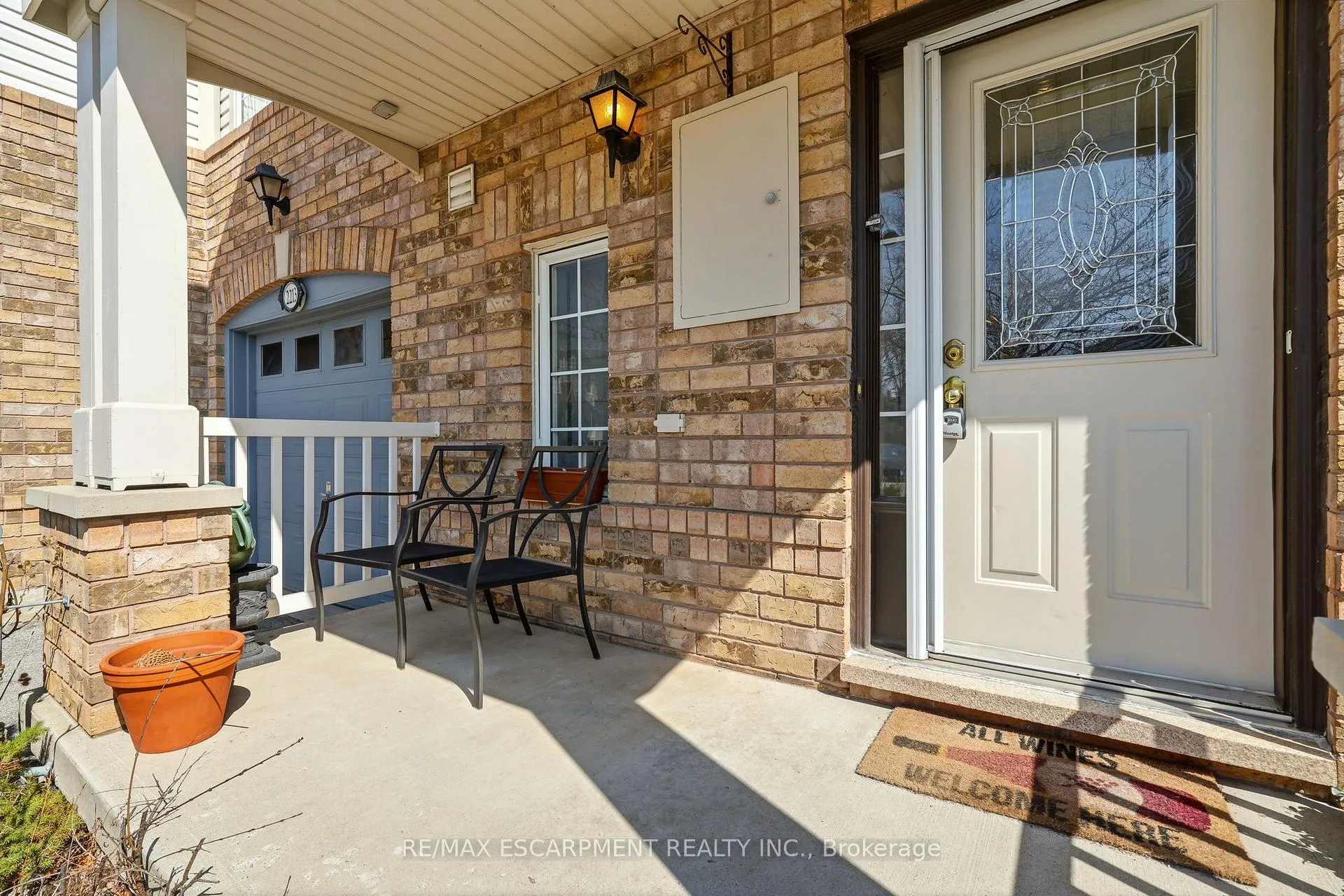 Photo 4 of 2211 Amberglen Court, Oakville, Westmount — HOMEH