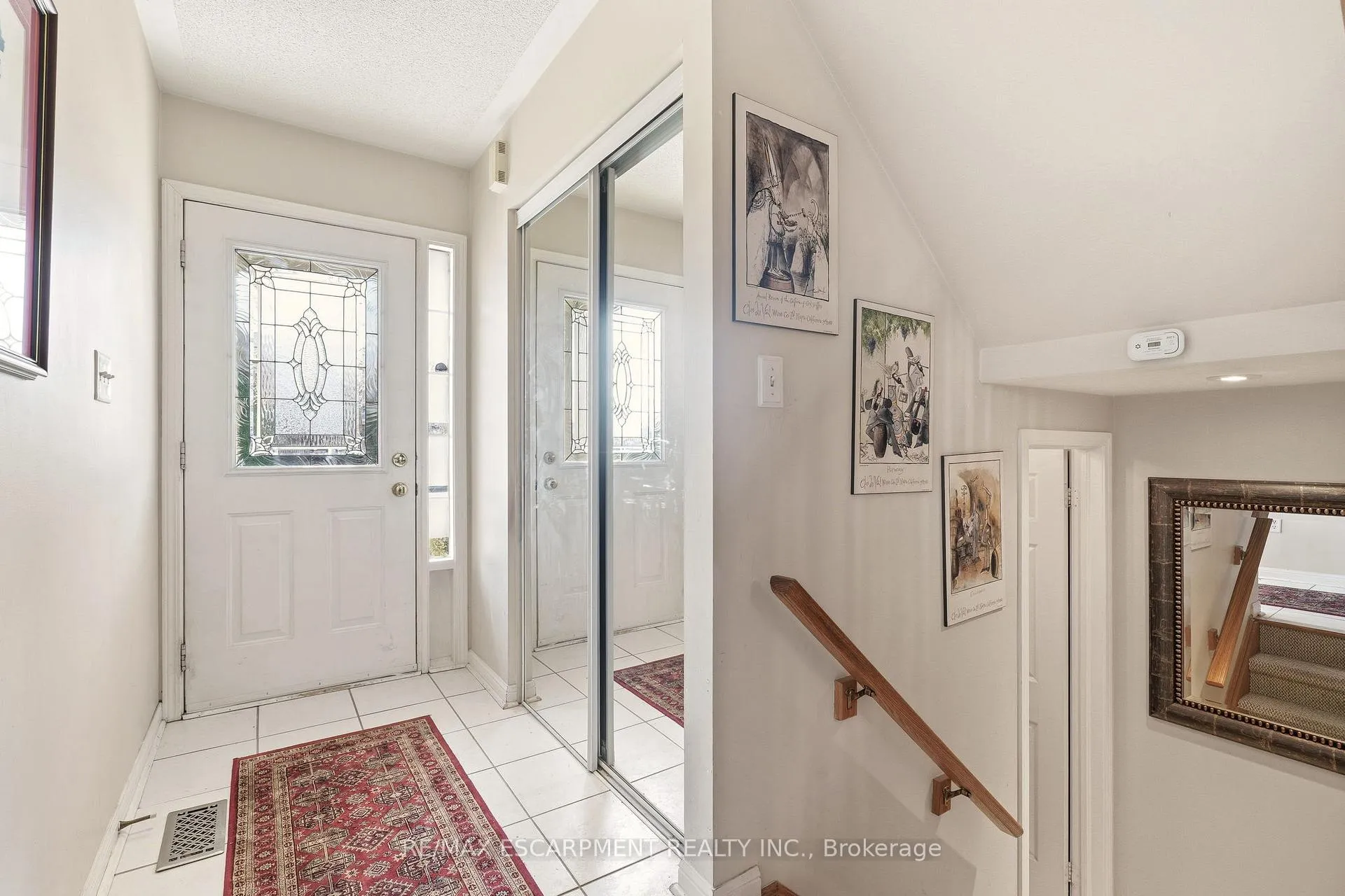 Photo 5 of 2211 Amberglen Court, Oakville, Westmount — HOMEH