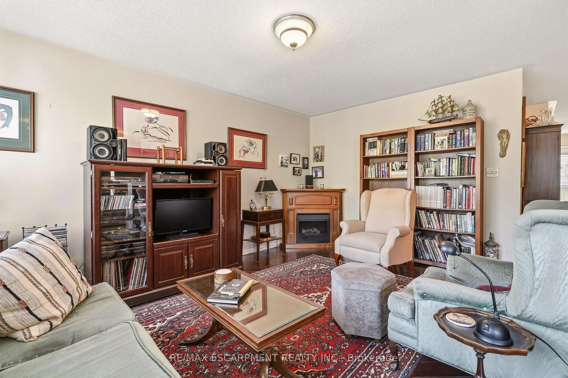 Photo 11 of 2211 Amberglen Court, Oakville, Westmount — HOMEH