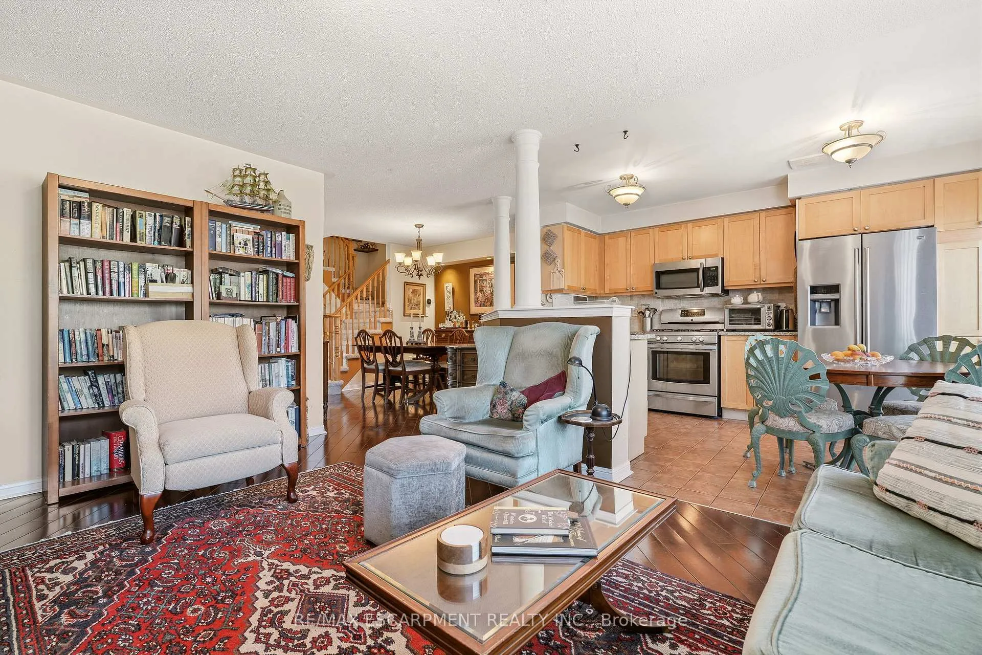 Photo 13 of 2211 Amberglen Court, Oakville, Westmount — HOMEH
