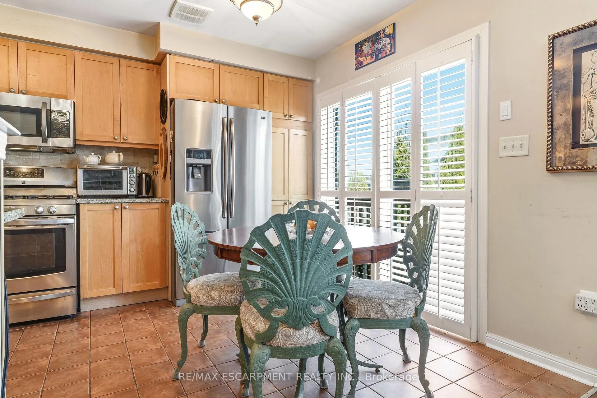 Photo 17 of 2211 Amberglen Court, Oakville, Westmount — HOMEH