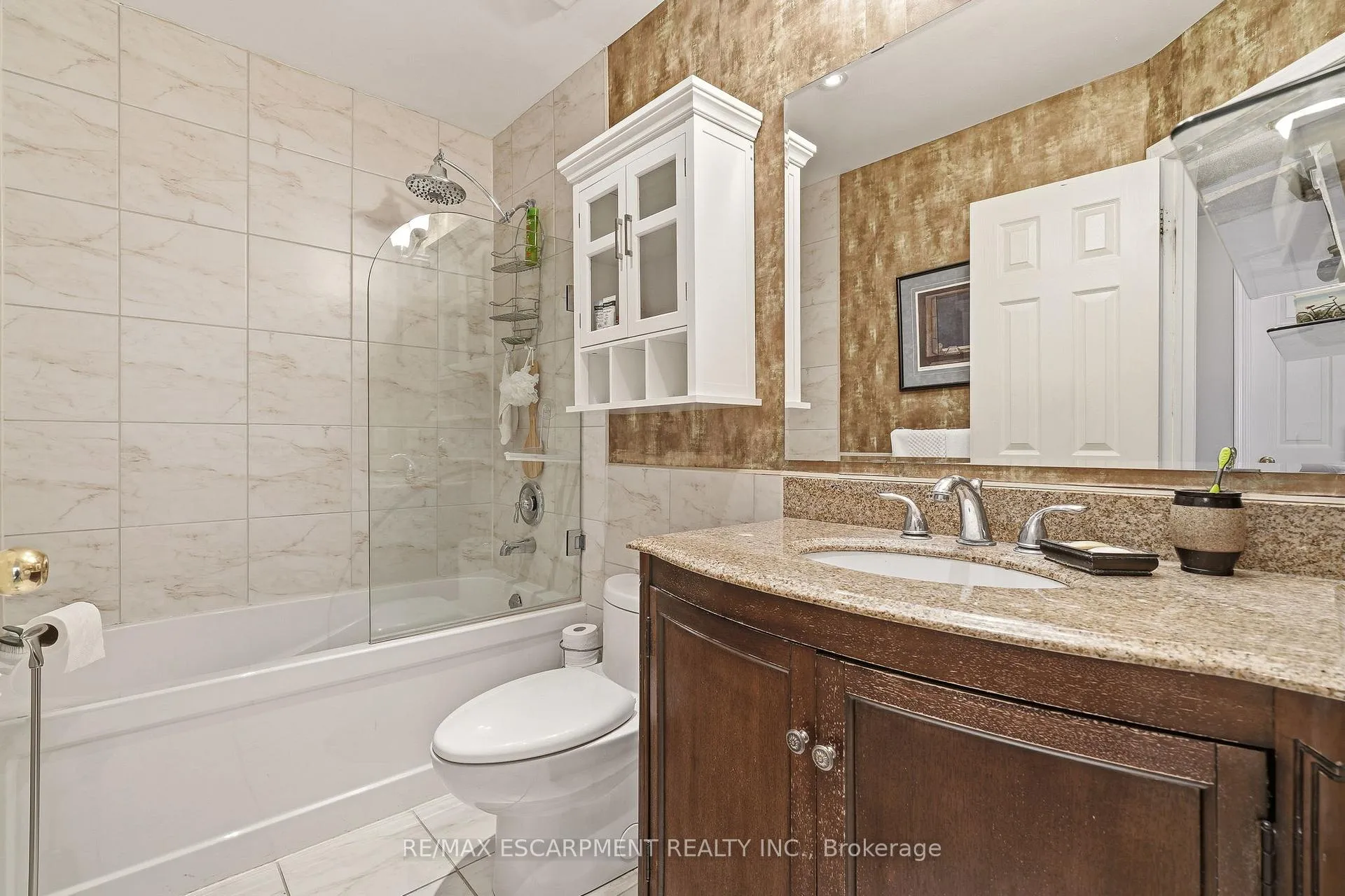 Photo 24 of 2211 Amberglen Court, Oakville, Westmount — HOMEH