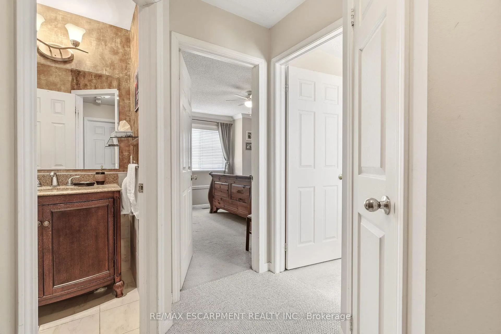 Photo 29 of 2211 Amberglen Court, Oakville, Westmount — HOMEH
