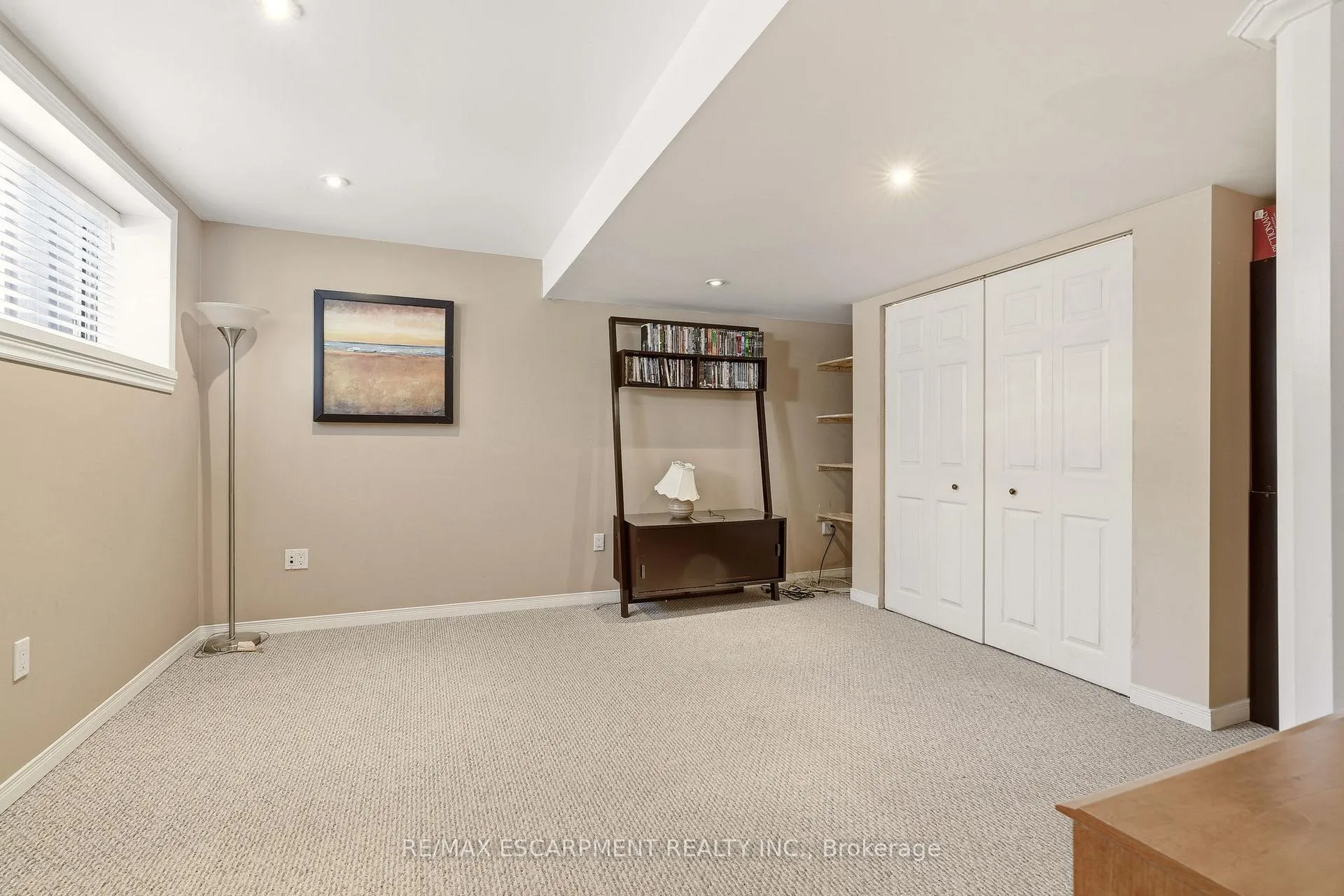 Photo 32 of 2211 Amberglen Court, Oakville, Westmount — HOMEH