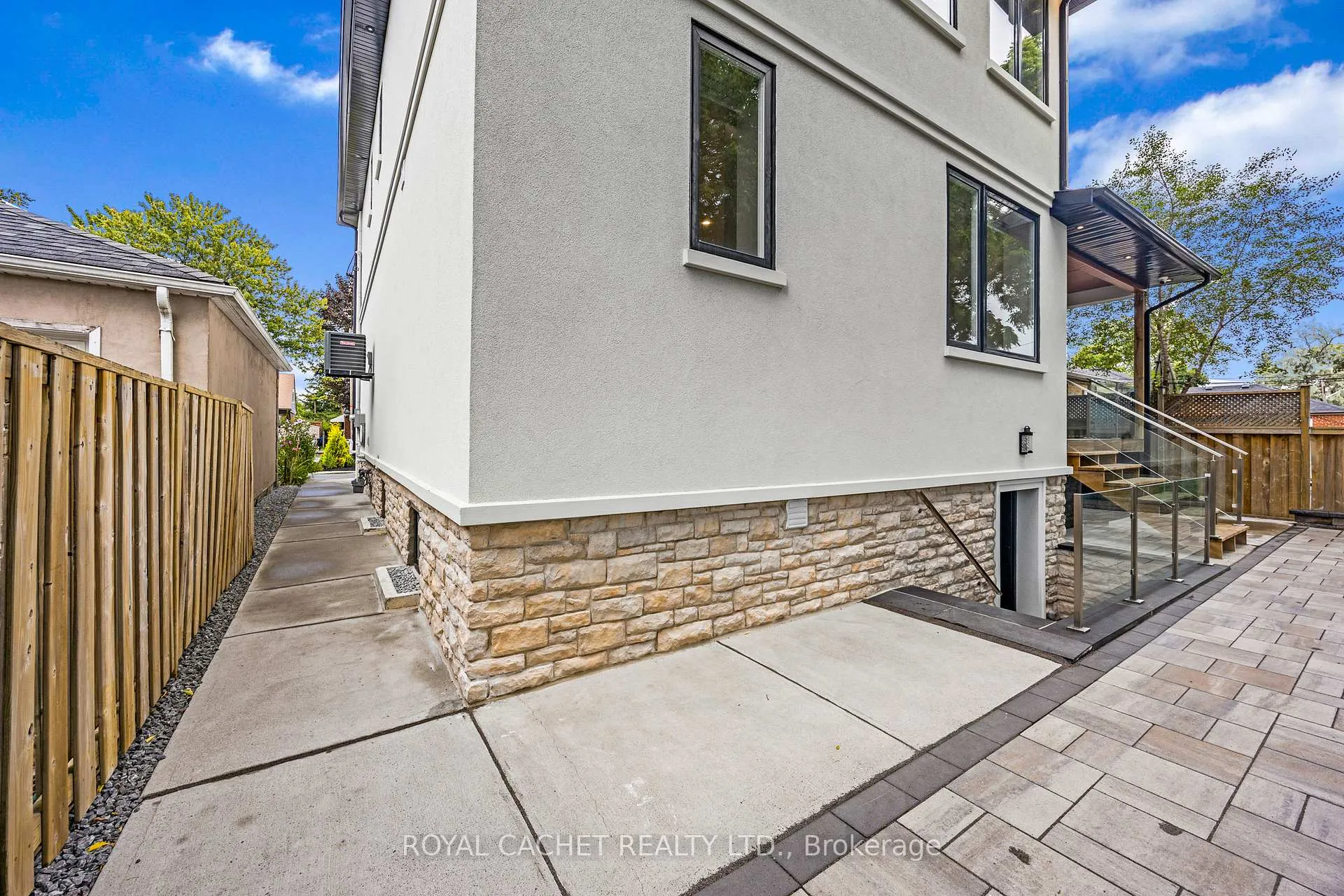 Photo 42 of 18 Ivorwood Crescent W, Scarborough, Wexford-Maryvale — HOMEH