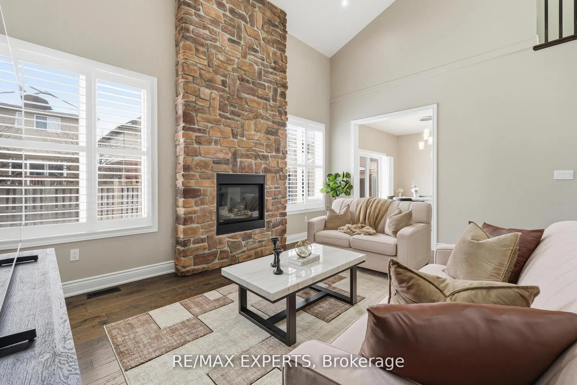 Photo 11 of 74 Boulder Crescent, Hamilton, Stoney Creek Mountain — HOMEH
