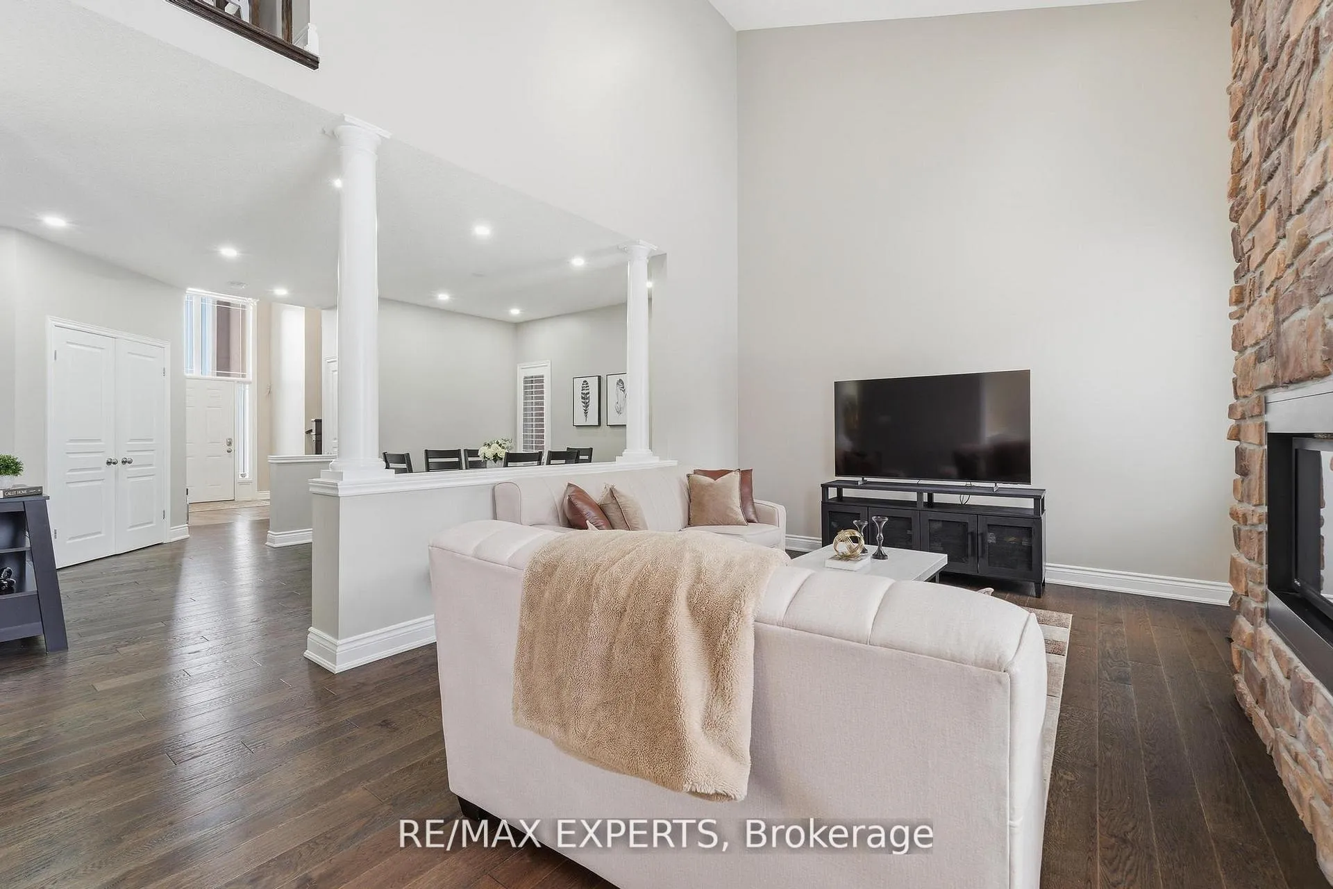 Photo 15 of 74 Boulder Crescent, Hamilton, Stoney Creek Mountain — HOMEH