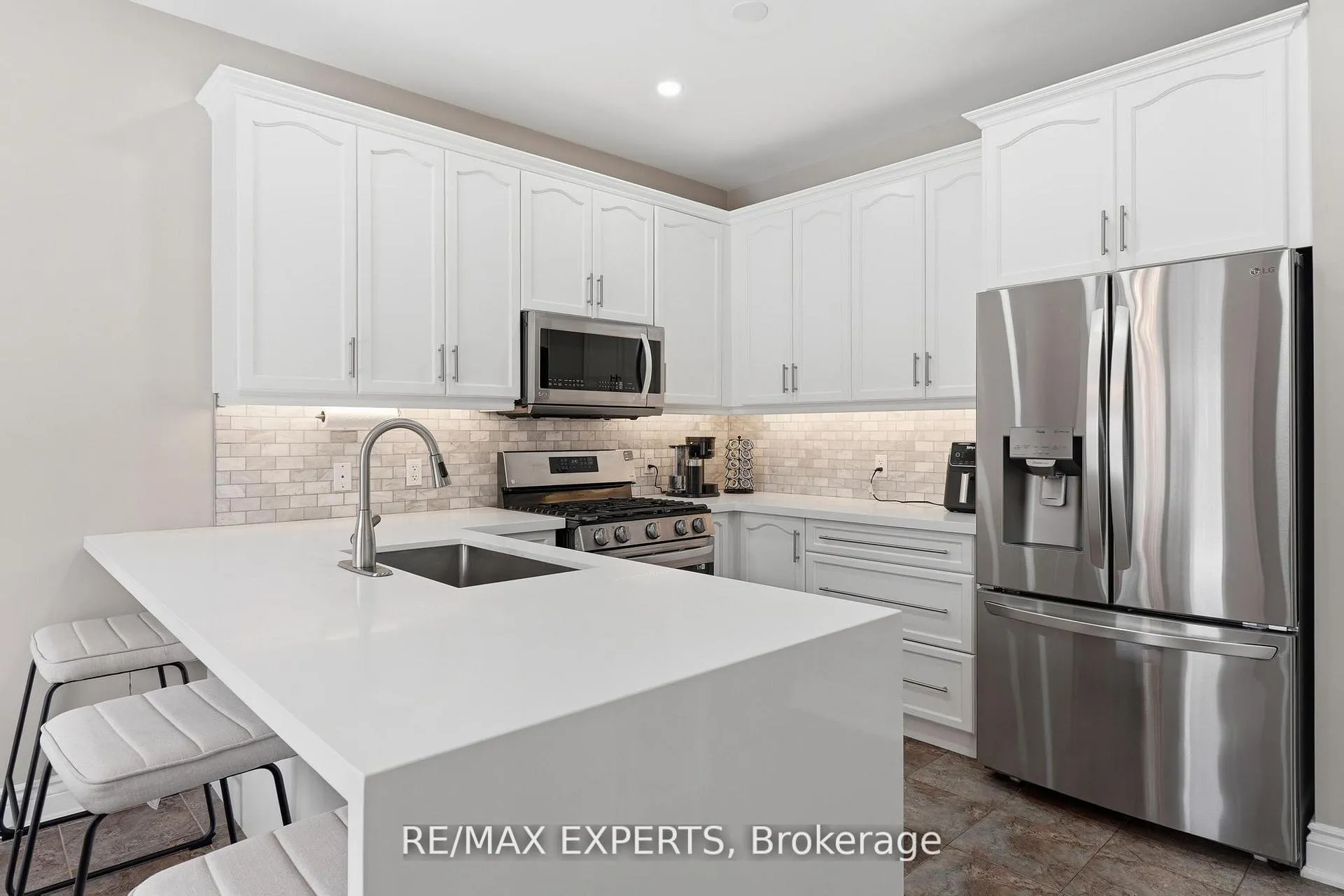 Photo 19 of 74 Boulder Crescent, Hamilton, Stoney Creek Mountain — HOMEH