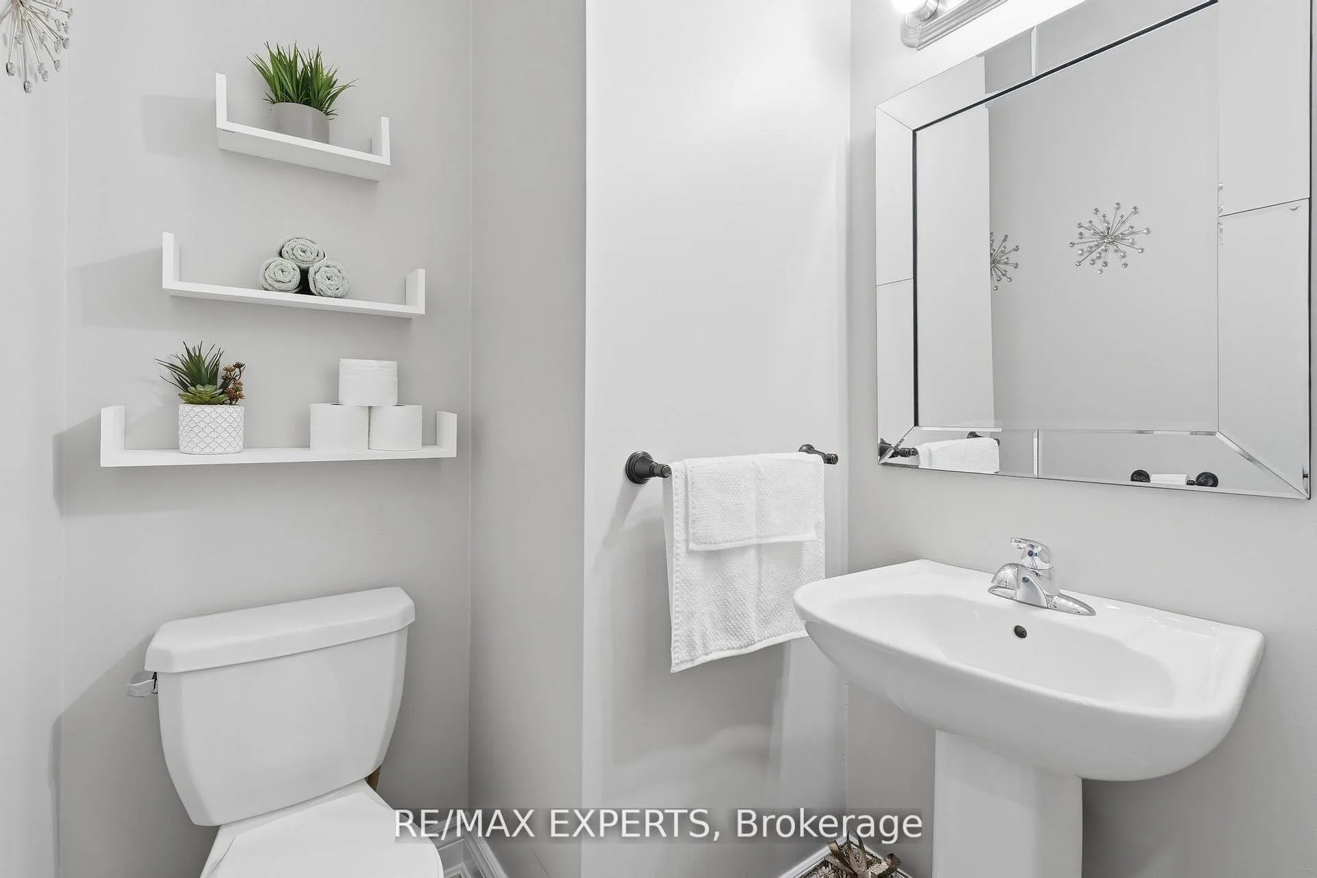 Photo 24 of 74 Boulder Crescent, Hamilton, Stoney Creek Mountain — HOMEH