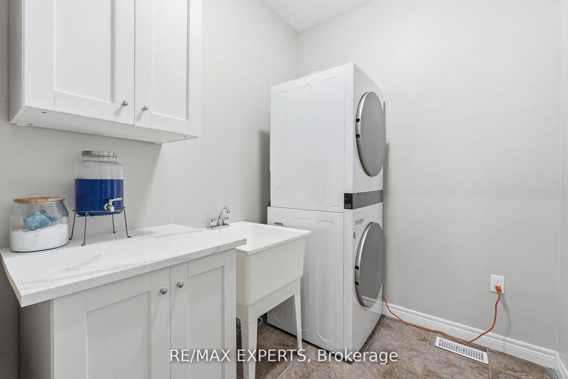 Photo 25 of 74 Boulder Crescent, Hamilton, Stoney Creek Mountain — HOMEH