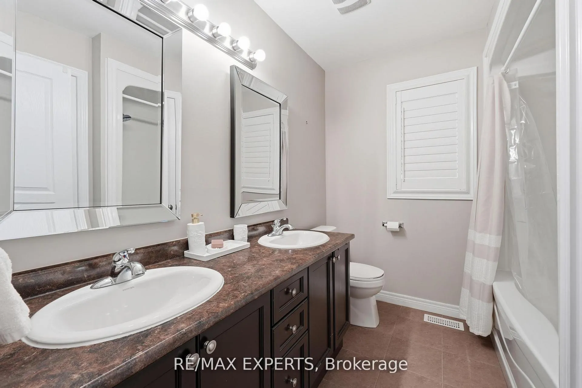 Photo 28 of 74 Boulder Crescent, Hamilton, Stoney Creek Mountain — HOMEH