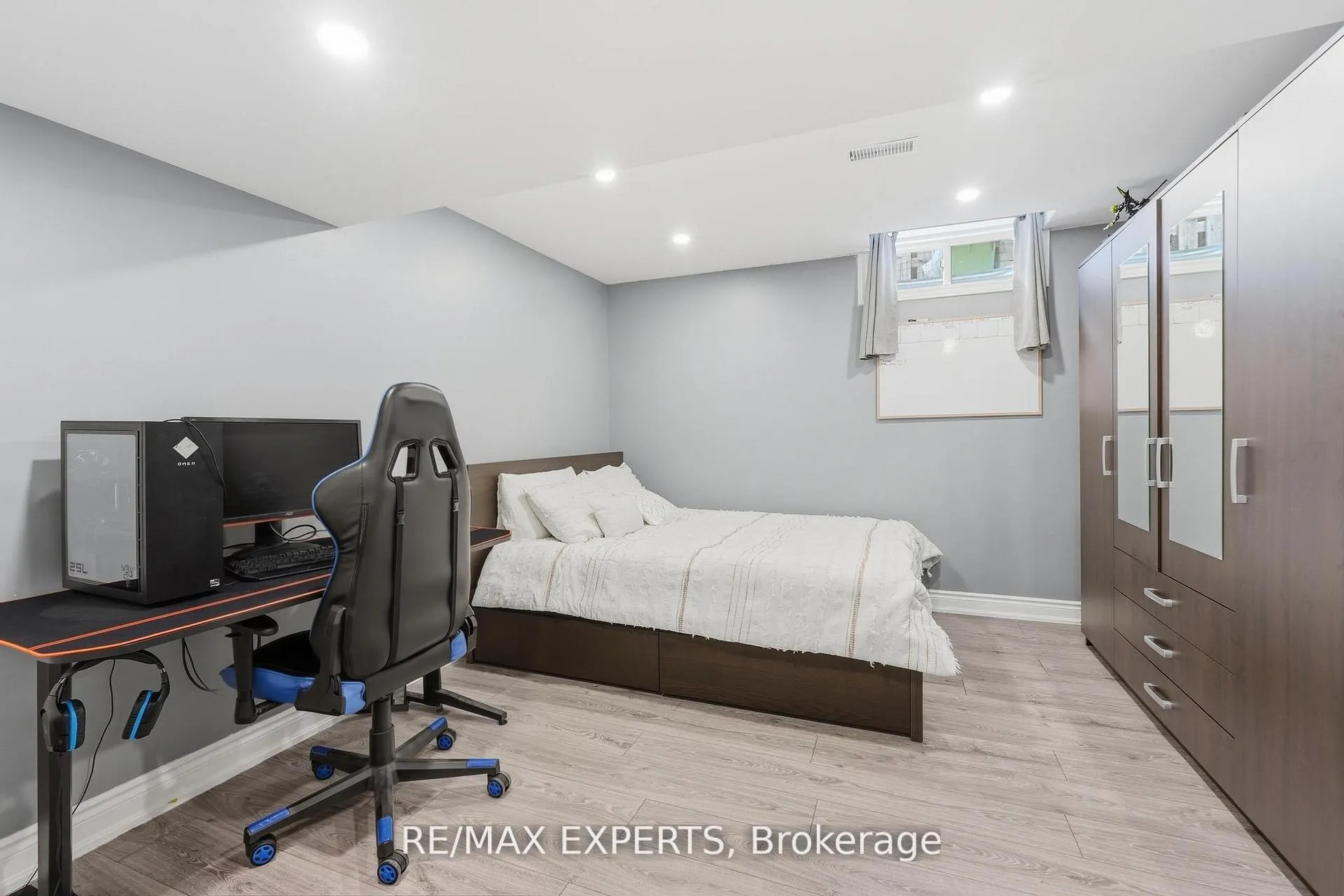 Photo 41 of 74 Boulder Crescent, Hamilton, Stoney Creek Mountain — HOMEH