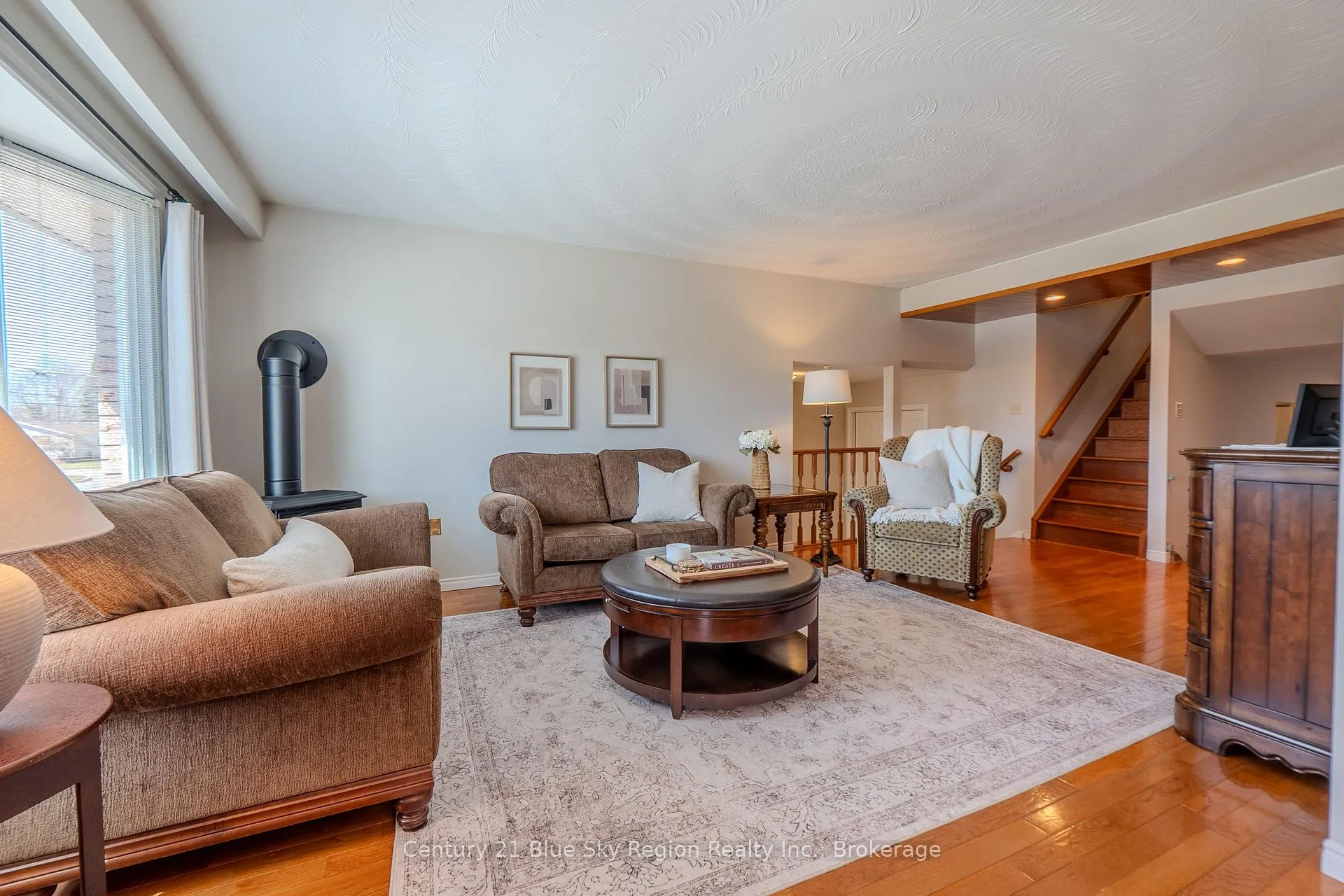 Photo 2 of 14 Sable Crescent, North Bay, Birchaven — HOMEH