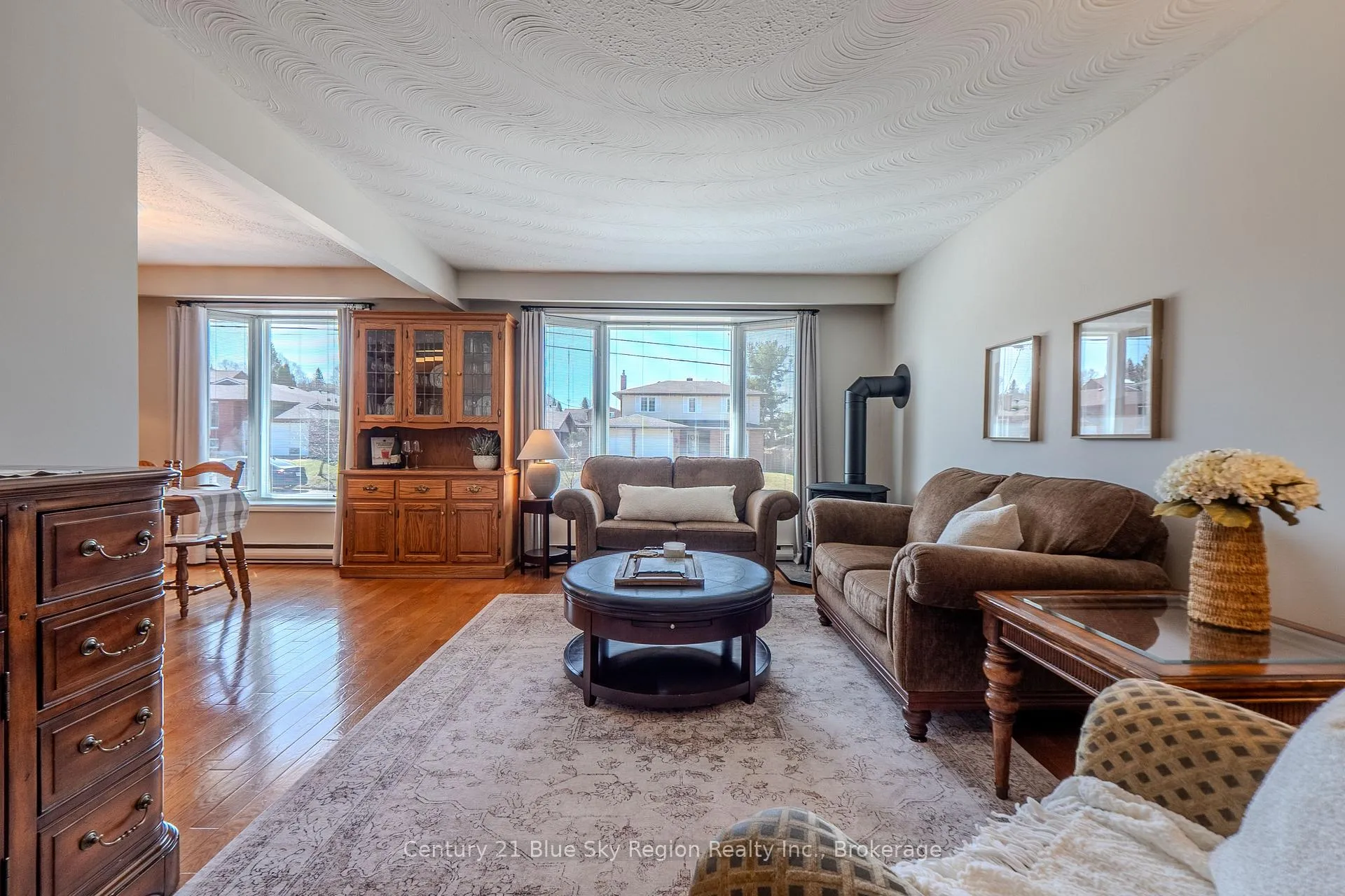 Photo 3 of 14 Sable Crescent, North Bay, Birchaven — HOMEH