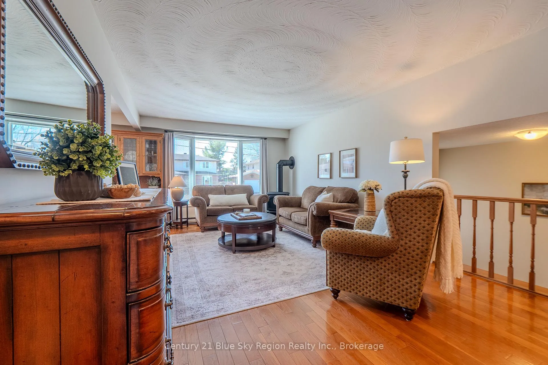Photo 4 of 14 Sable Crescent, North Bay, Birchaven — HOMEH