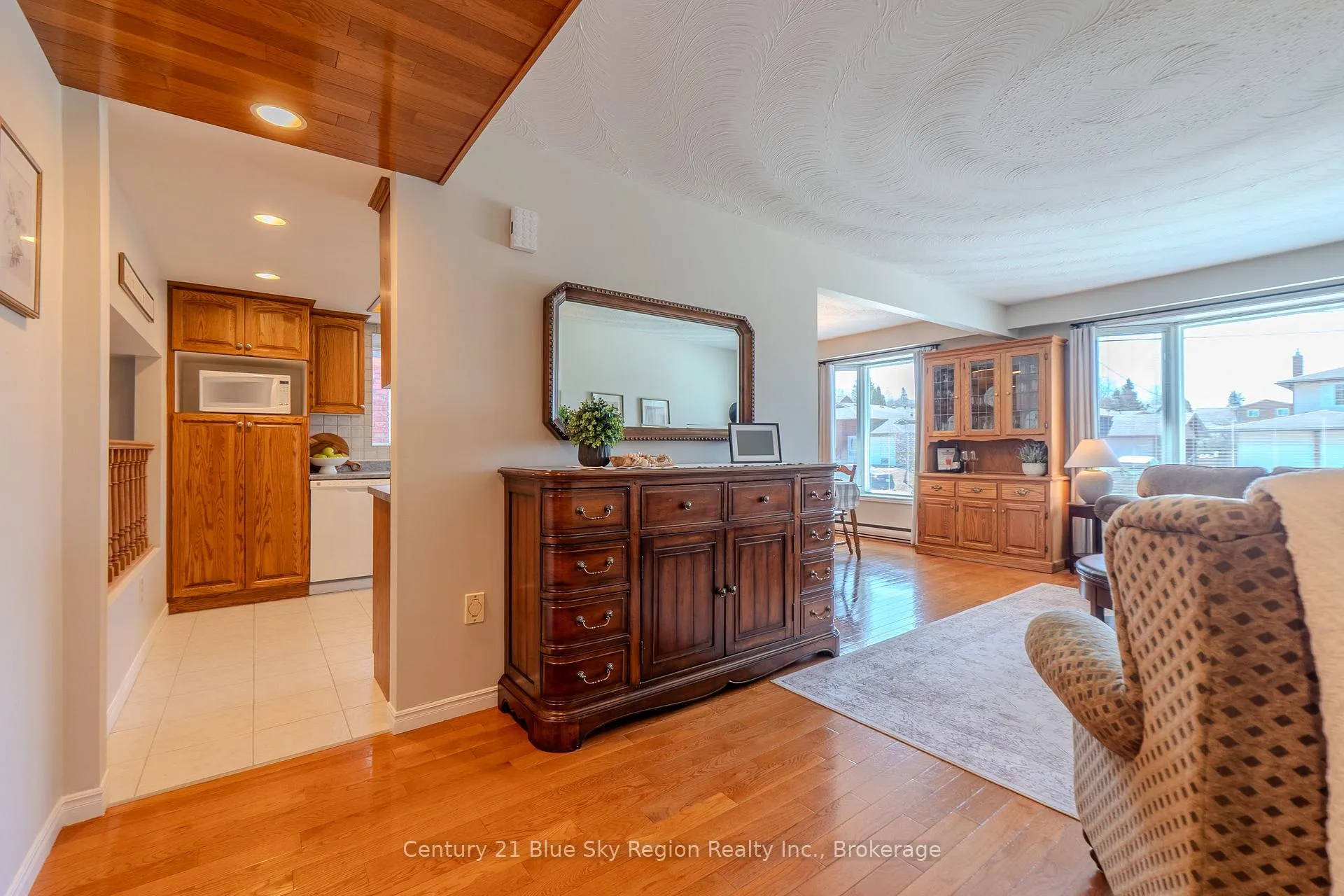 Photo 5 of 14 Sable Crescent, North Bay, Birchaven — HOMEH