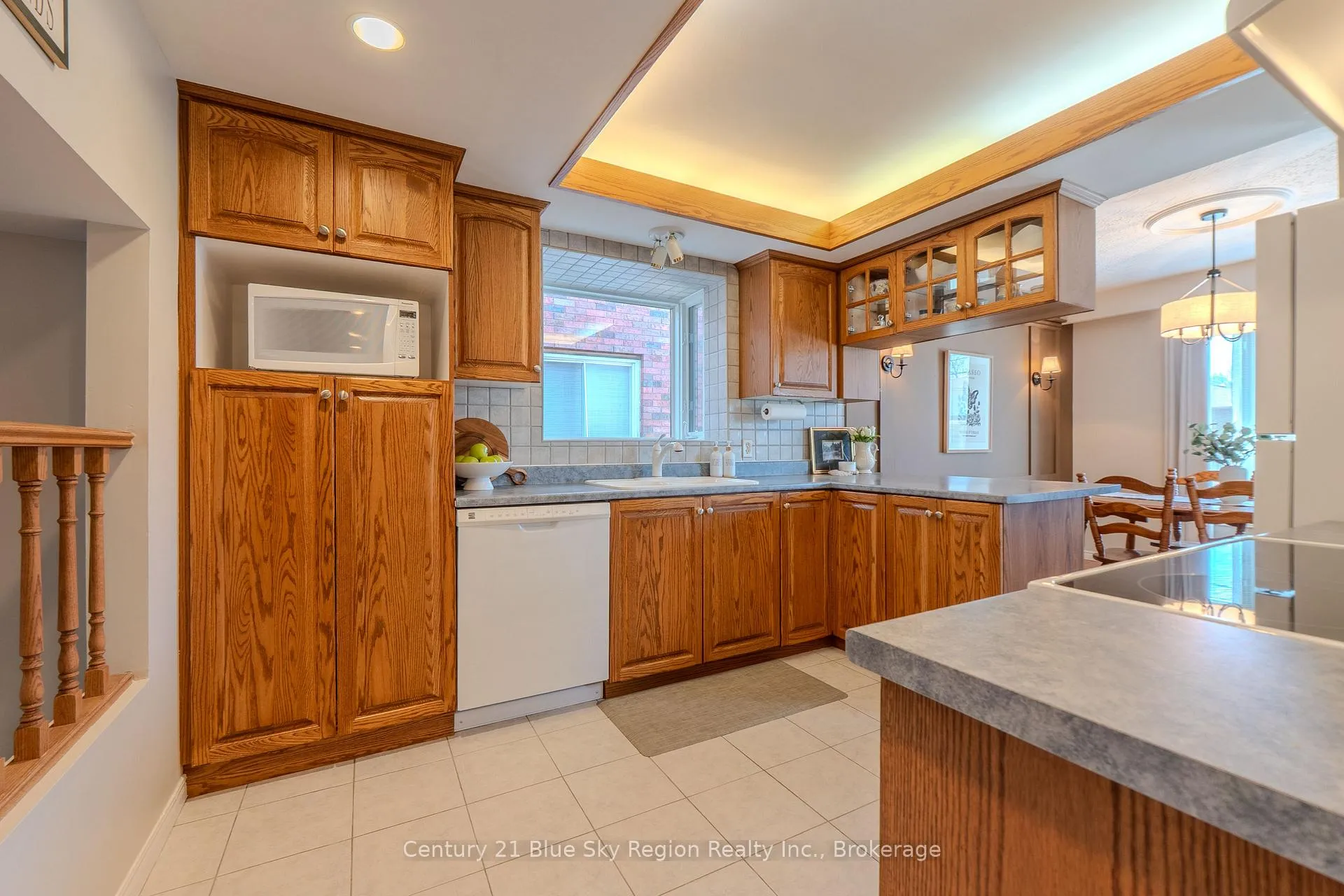 Photo 6 of 14 Sable Crescent, North Bay, Birchaven — HOMEH