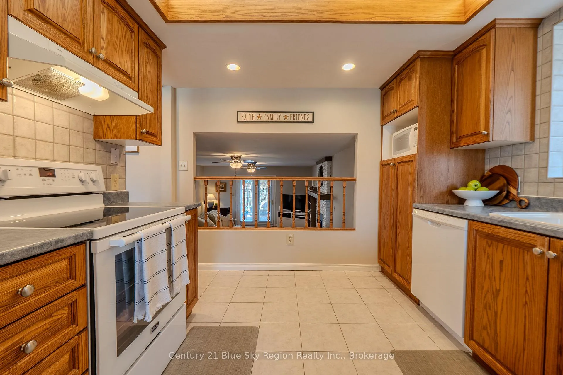 Photo 9 of 14 Sable Crescent, North Bay, Birchaven — HOMEH