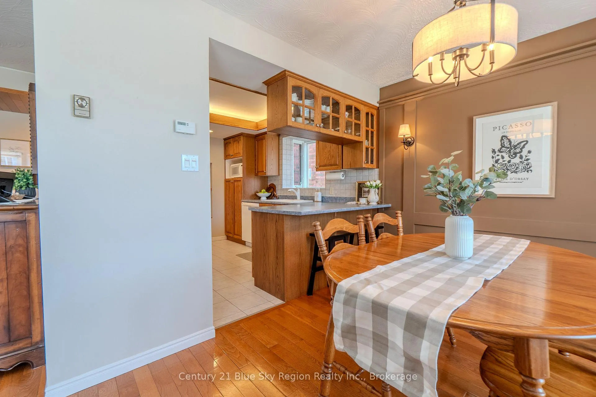Photo 12 of 14 Sable Crescent, North Bay, Birchaven — HOMEH