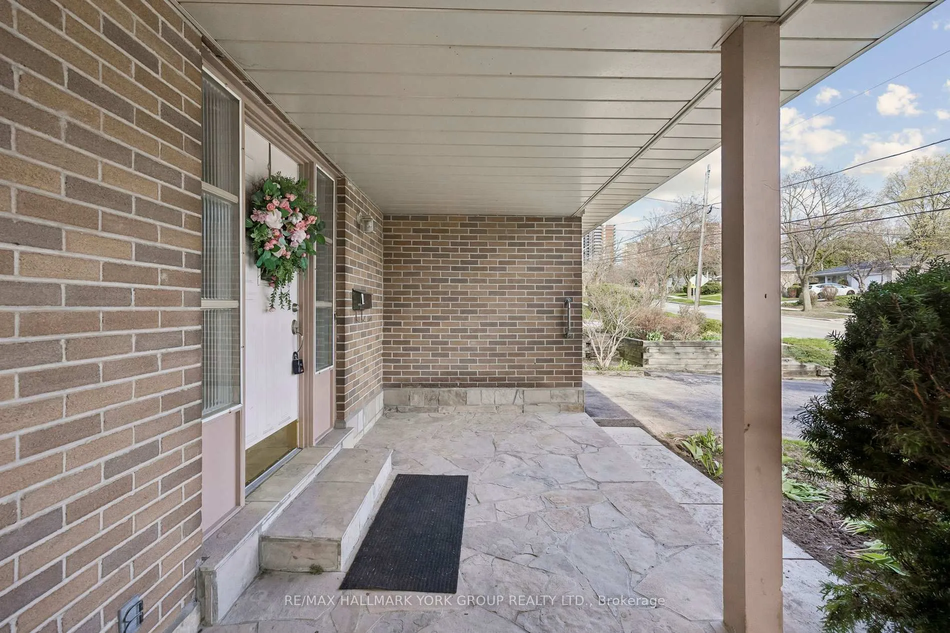 Photo 5 of 86 Nymark Avenue, North York, Don Valley Village — HOMEH