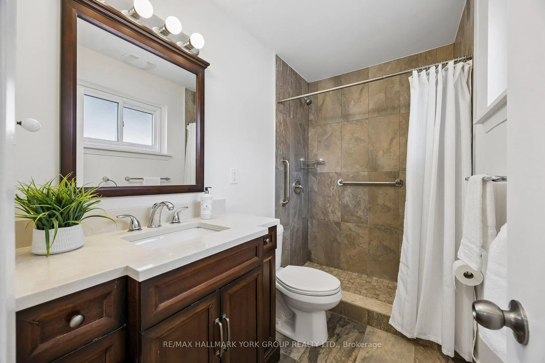 Photo 22 of 86 Nymark Avenue, North York, Don Valley Village — HOMEH