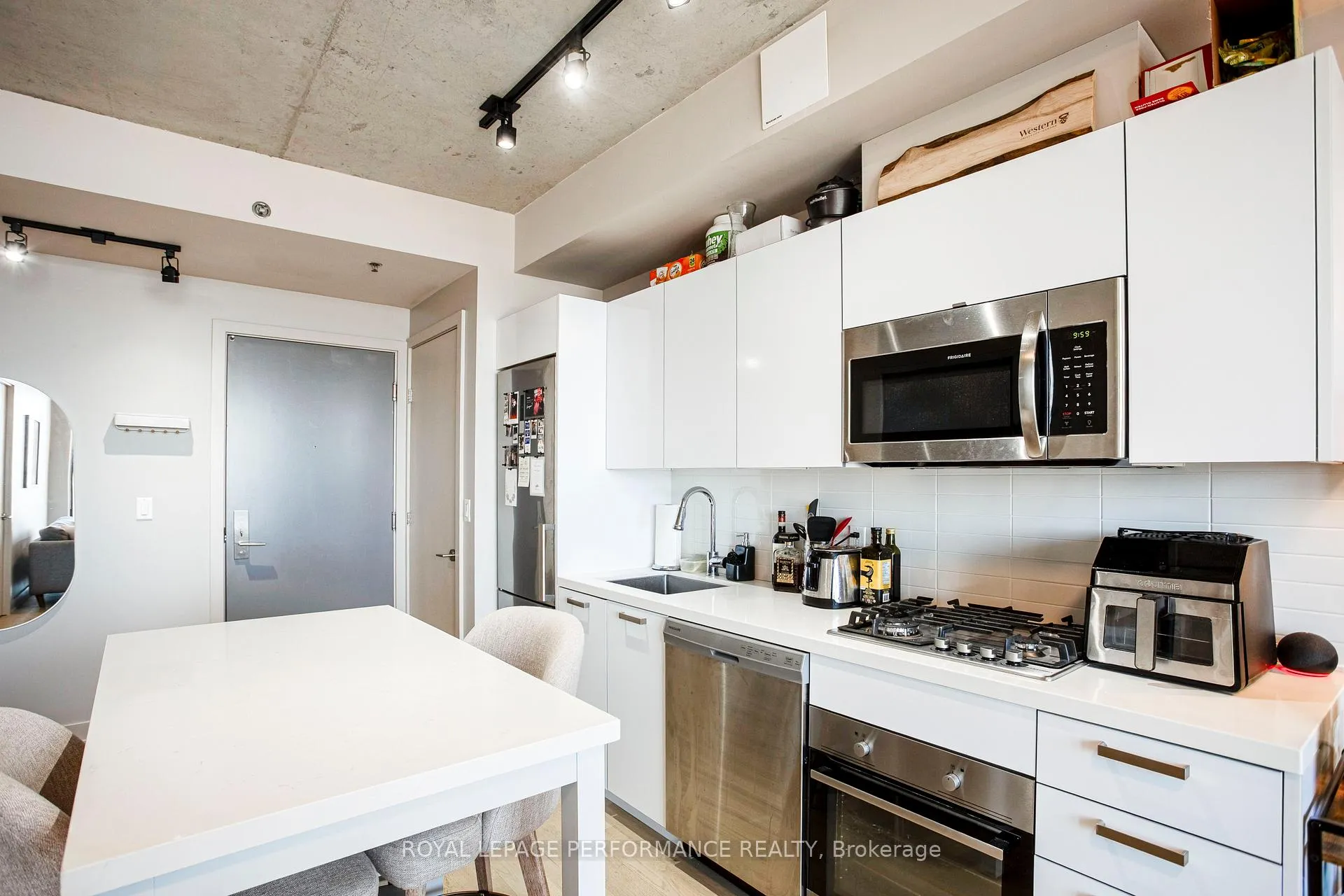 Photo 6 of Unit 1704, 203 Catherine Street E, Ottawa, Ottawa Centre — HOMEH